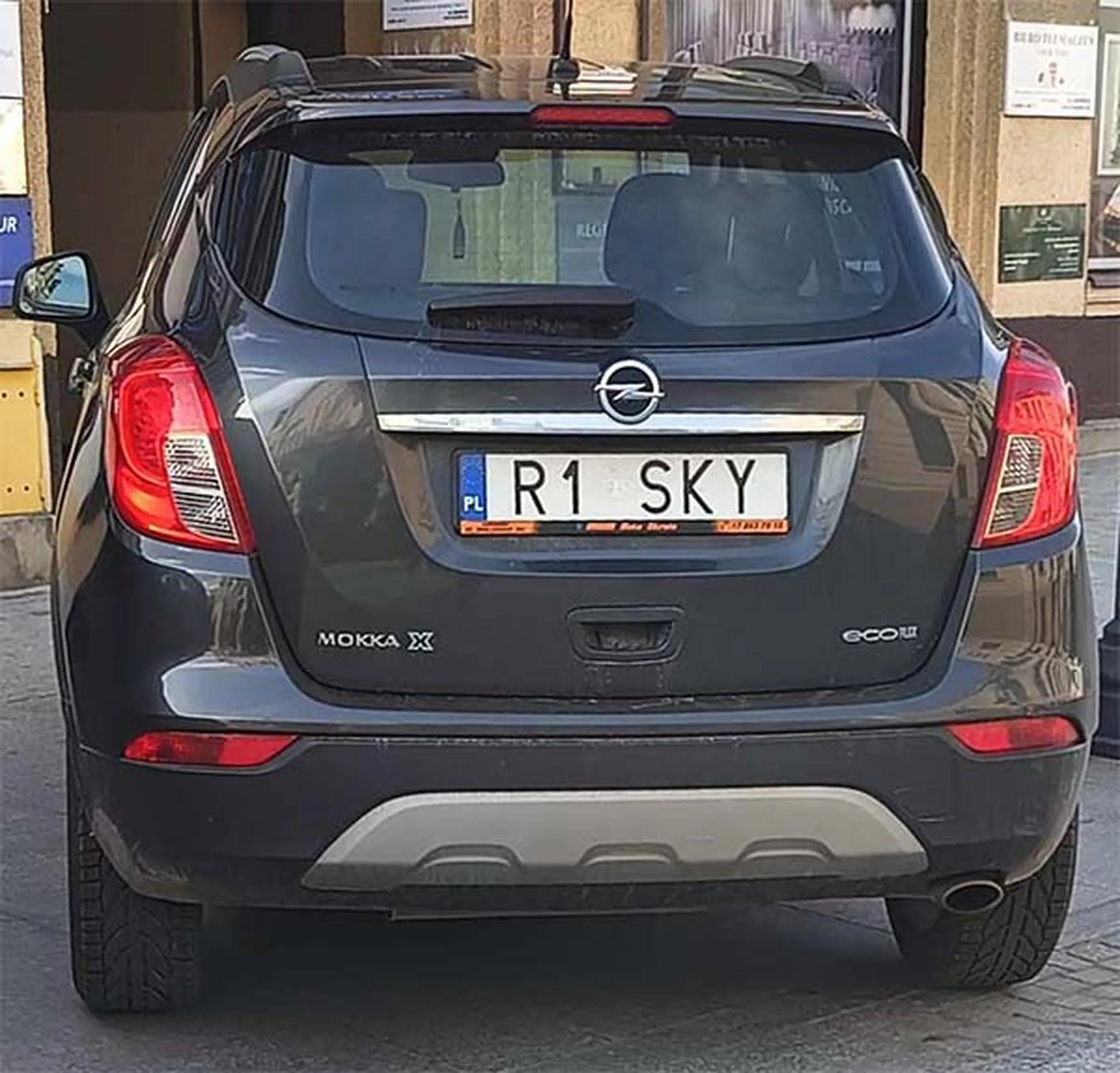 Fajny numer, blacha R1 SKY