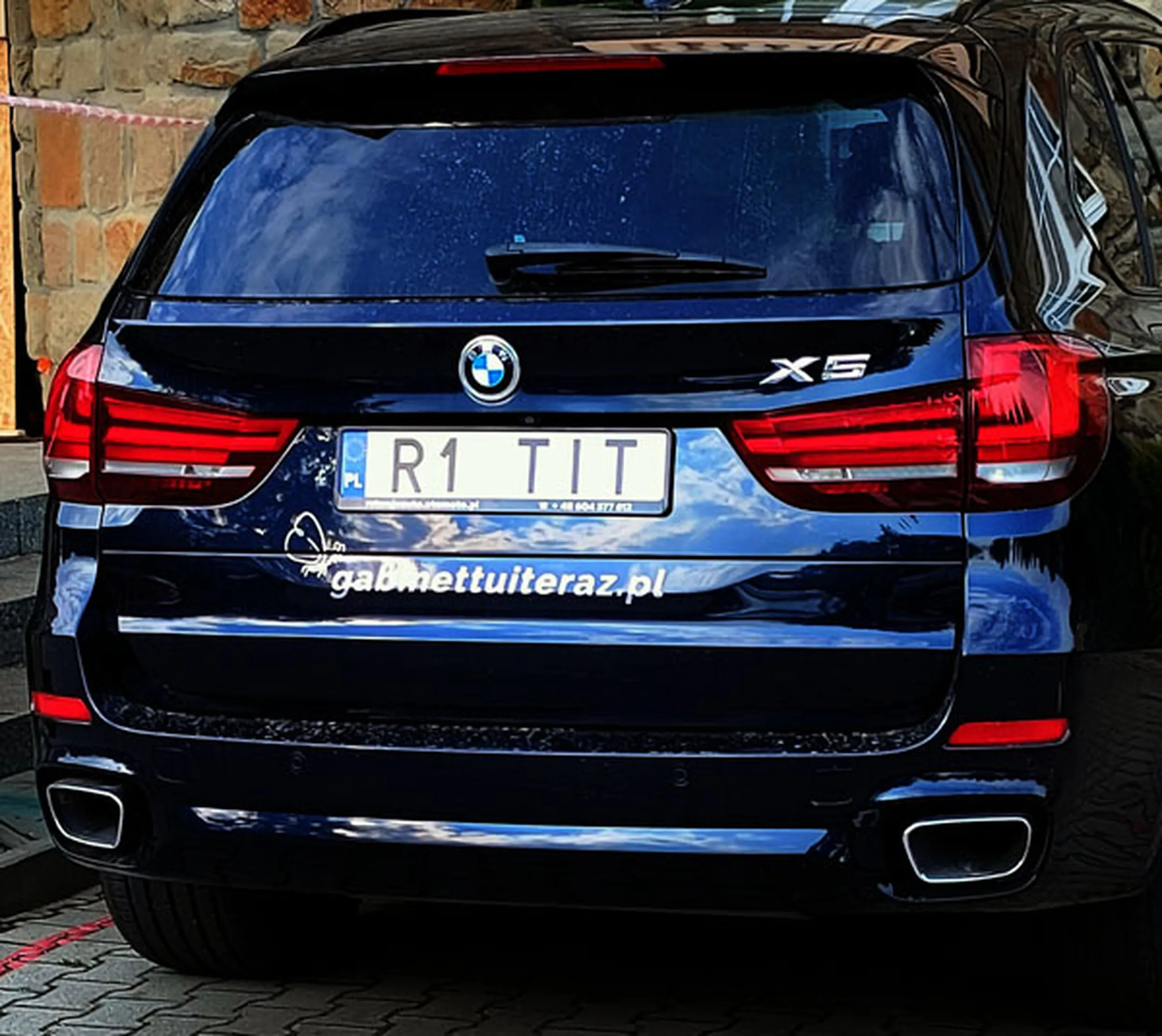 Fajny numer, blacha R1 TIT