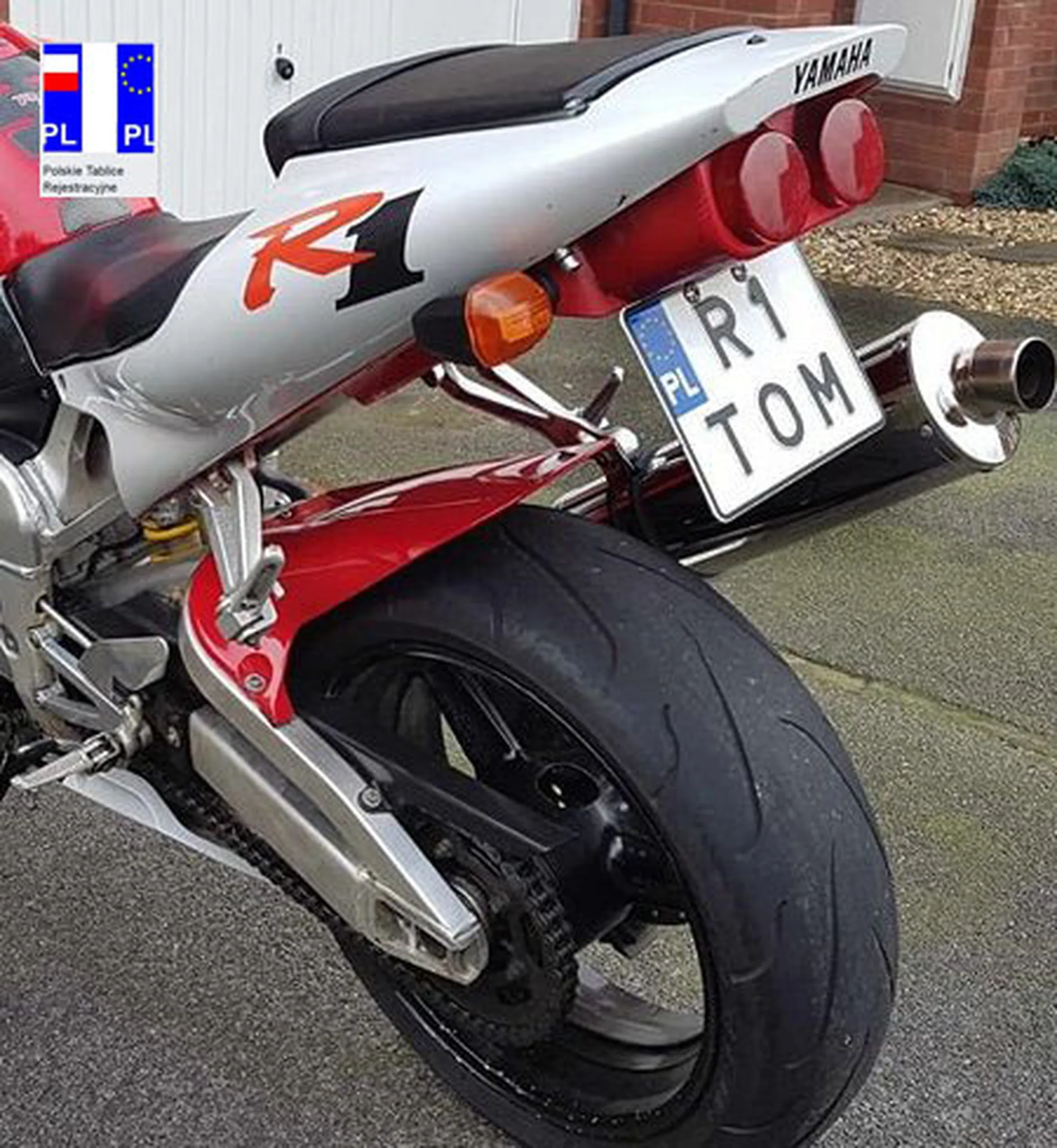 Fajny numer, blacha R1 TOM