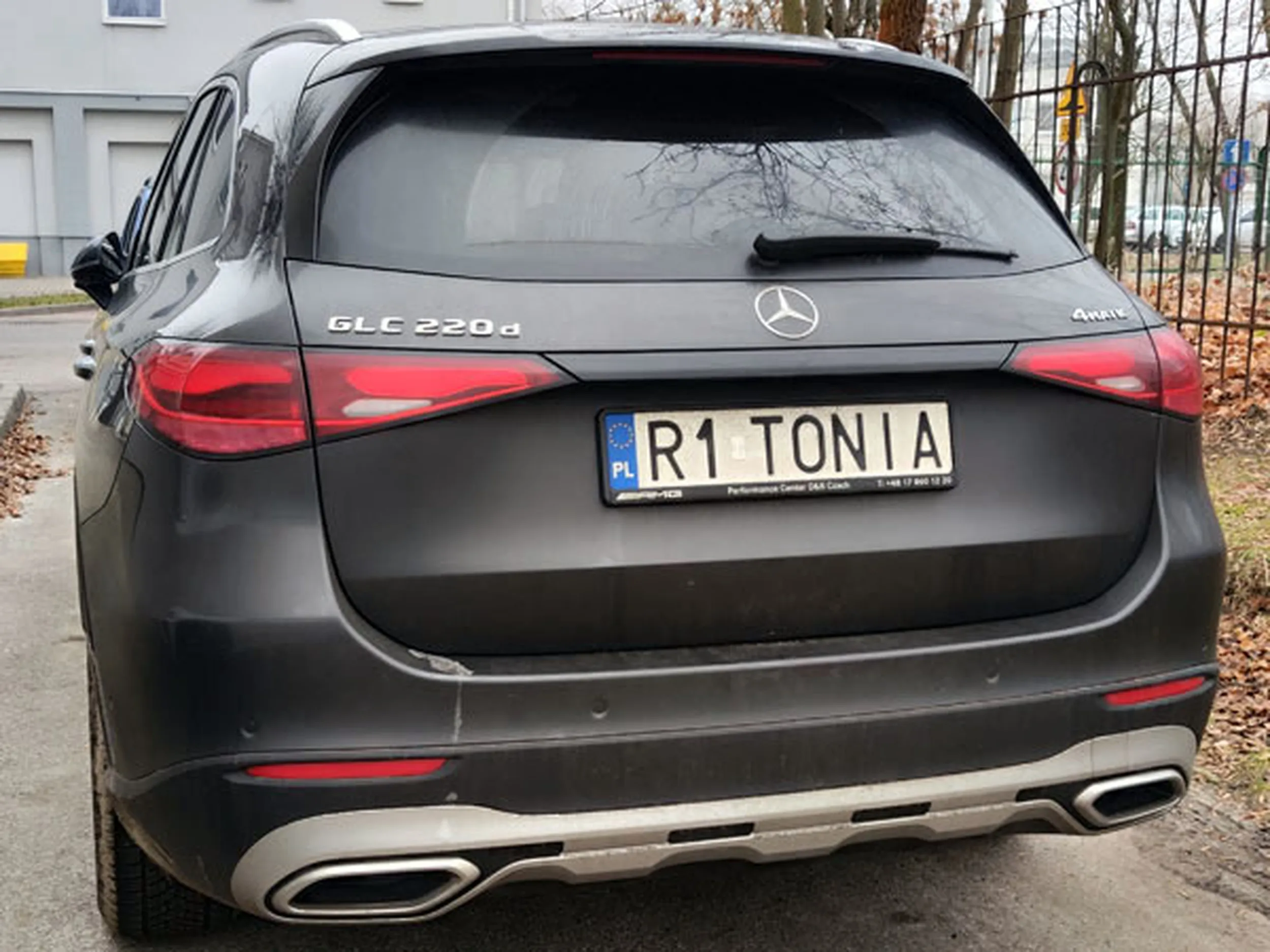 Fajny numer, blacha R1 TONIA