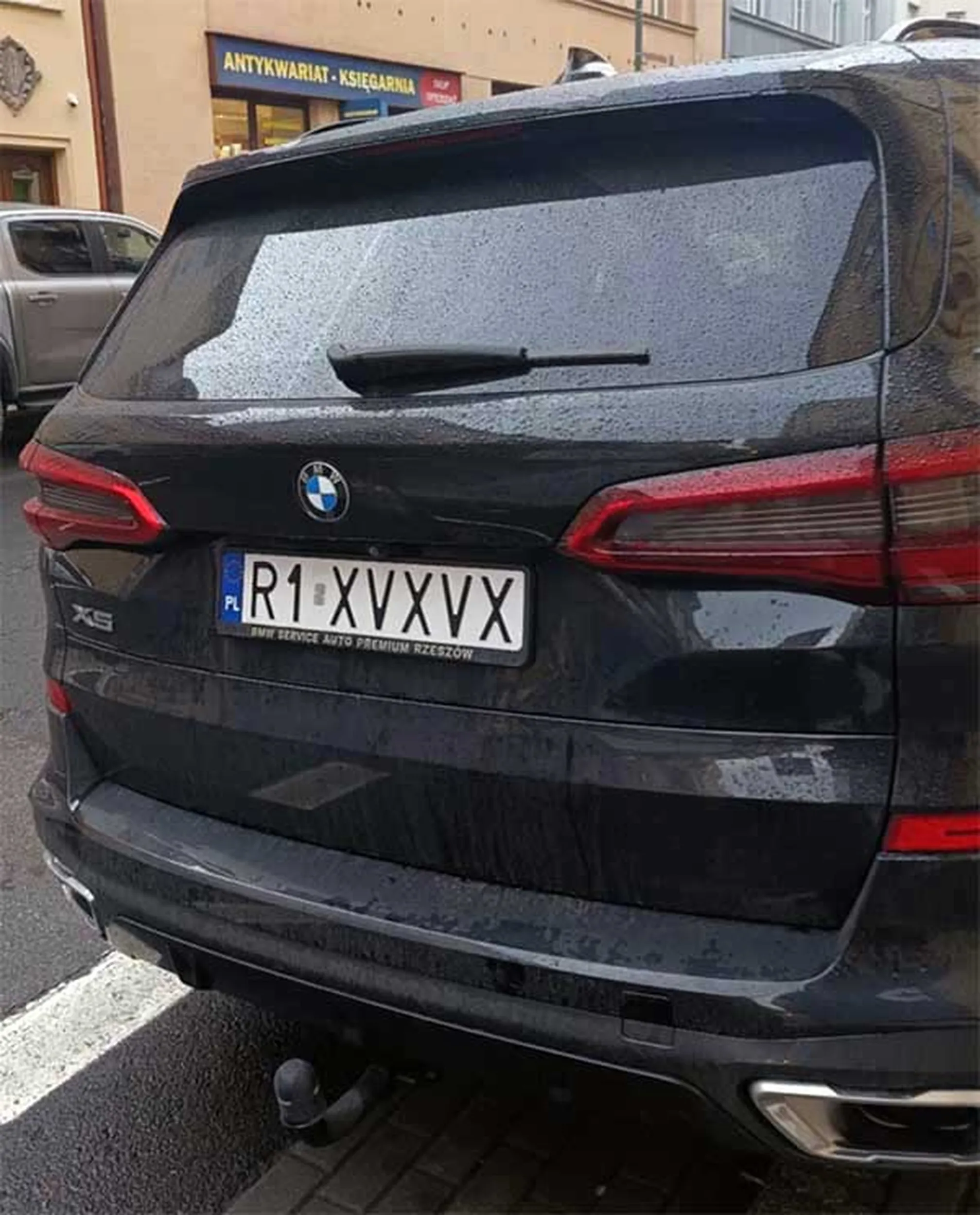 Fajny numer, blacha R1 XVXVX