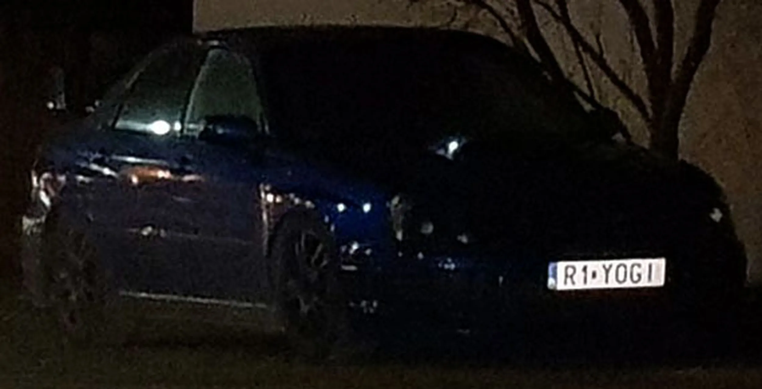 Fajny numer, blacha R1 YOGI