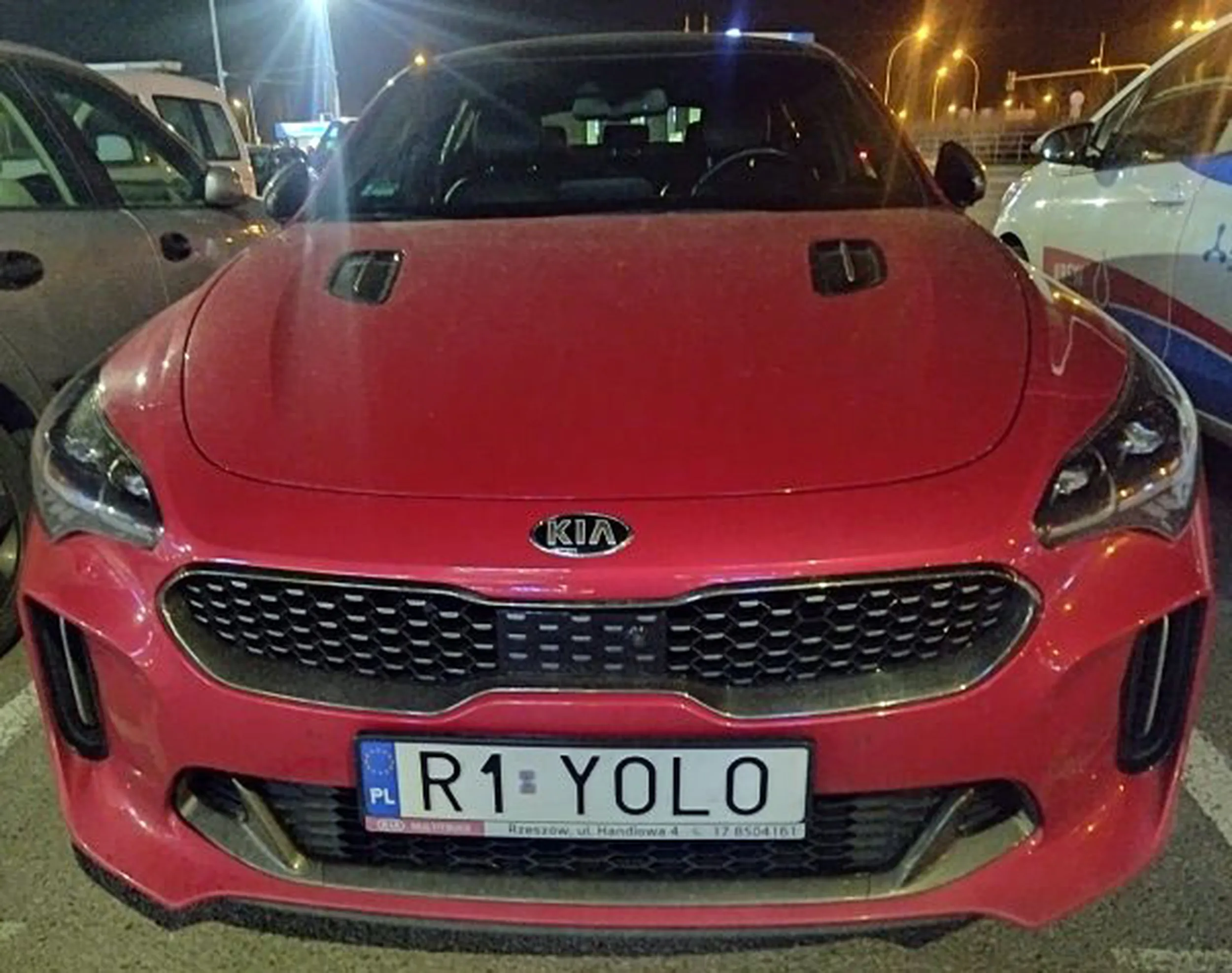 Fajny numer, blacha R1 YOLO