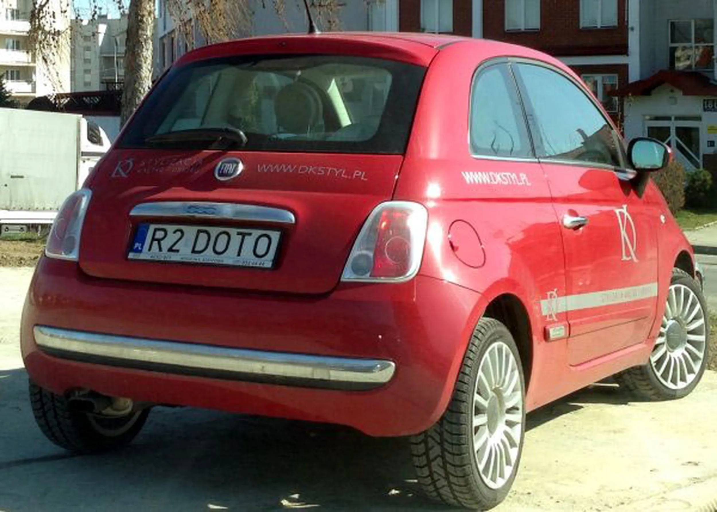 Fajny numer, blacha R2 DOTO