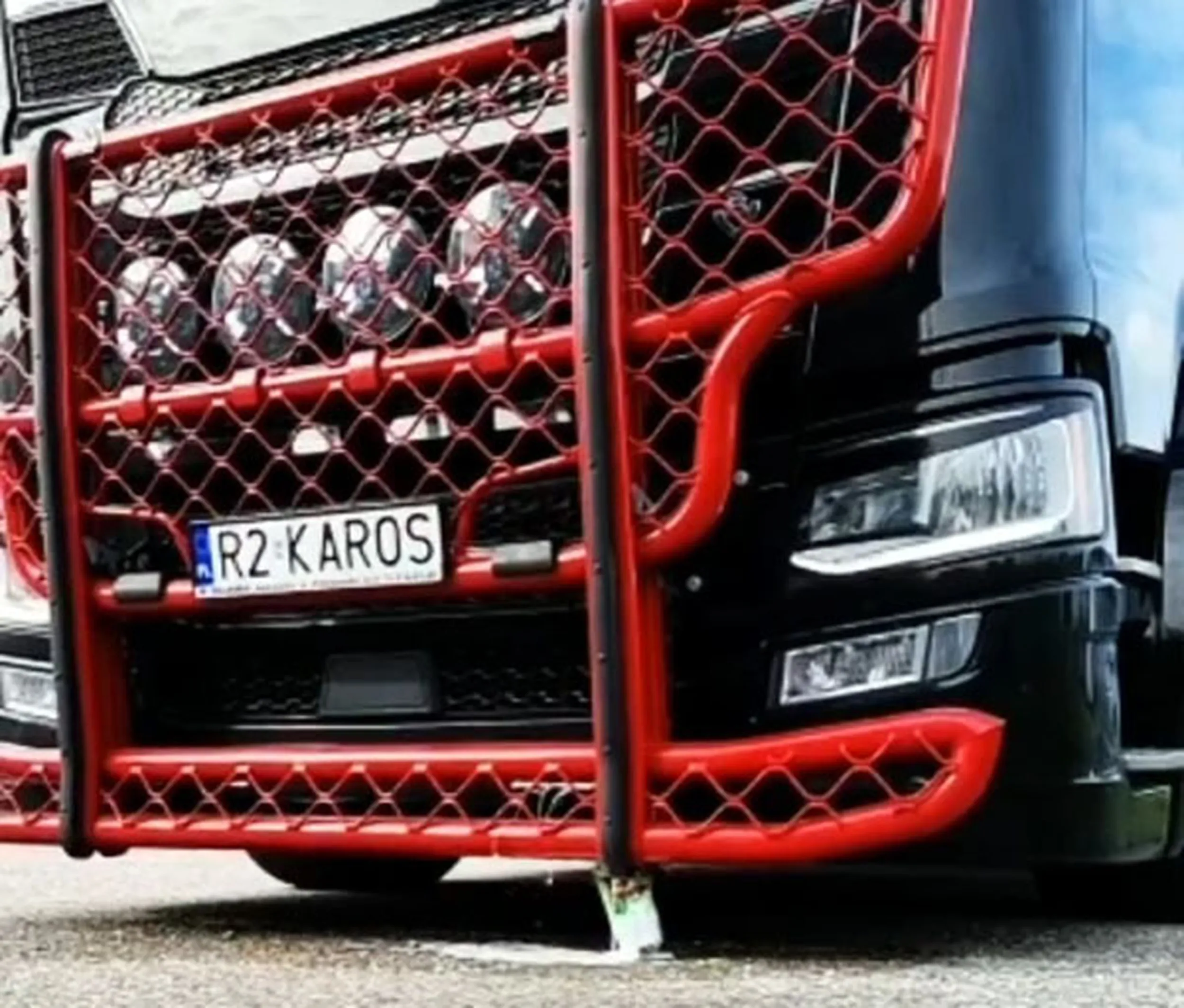 Fajny numer, blacha R2 KAROS