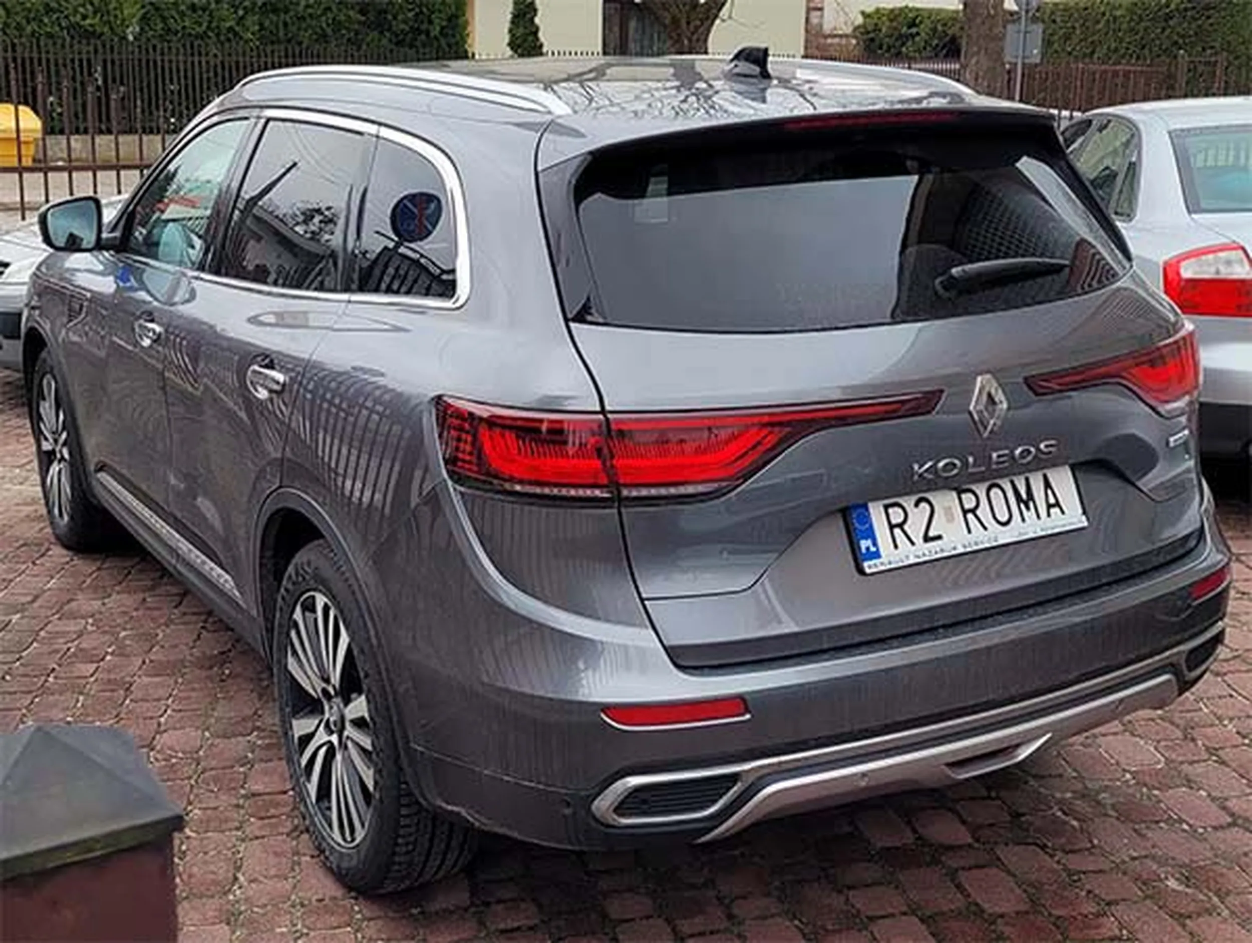 Fajny numer, blacha R2 ROMA