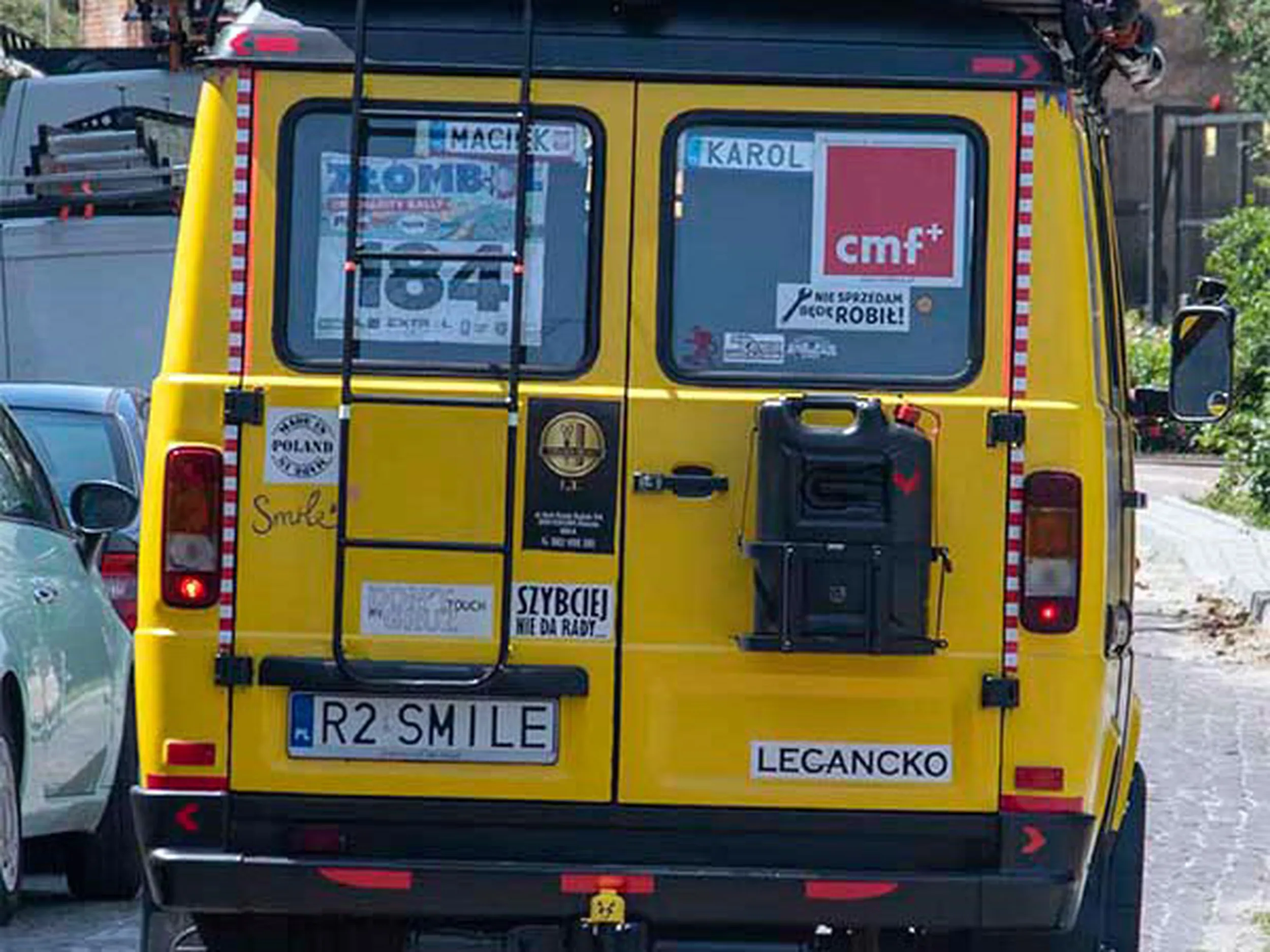 Fajny numer, blacha R2 SMILE