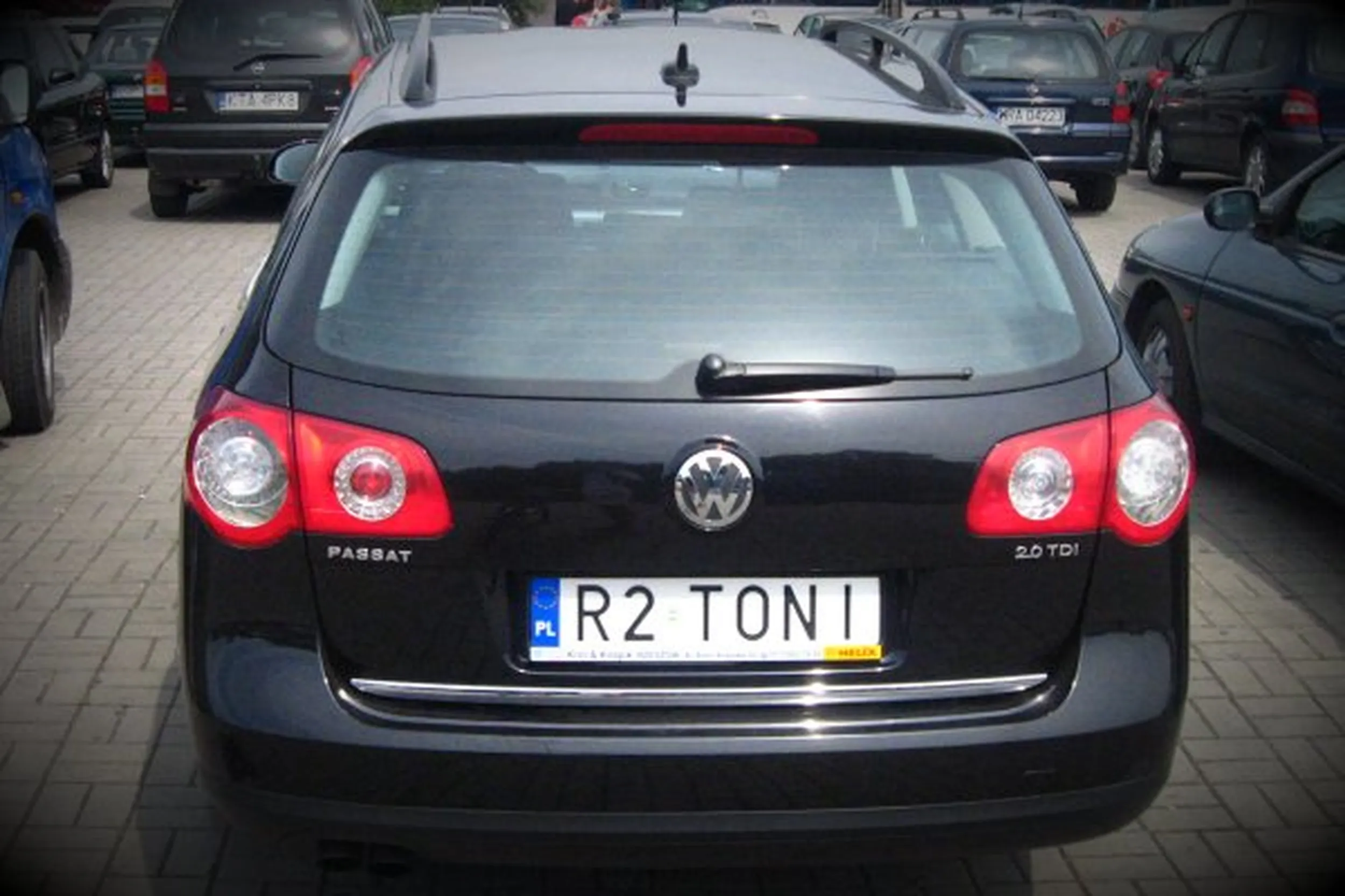 Fajny numer, blacha R2 TONI