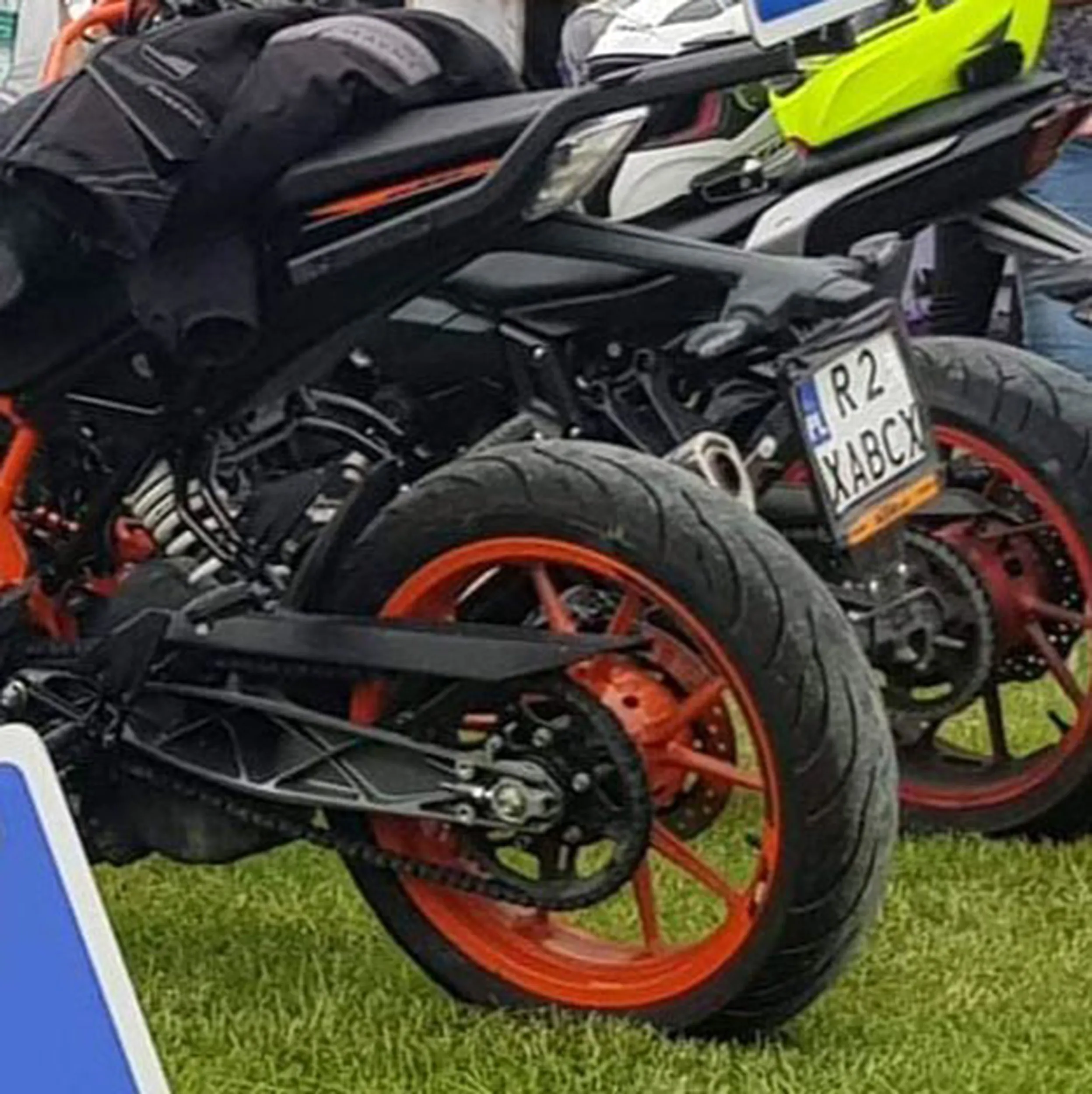 Fajny numer, blacha R2 XABCX