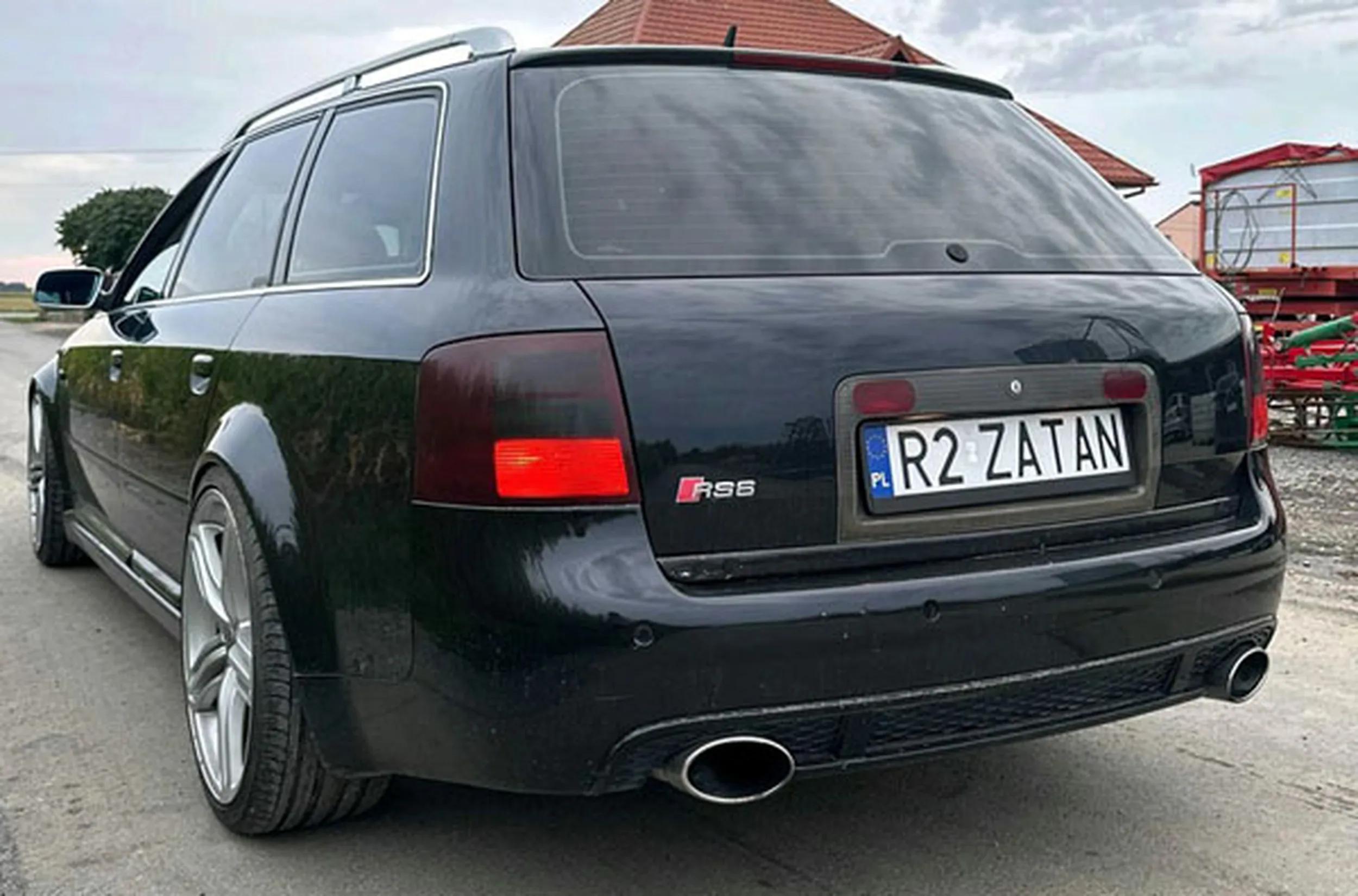 Fajny numer, blacha R2 ZATAN