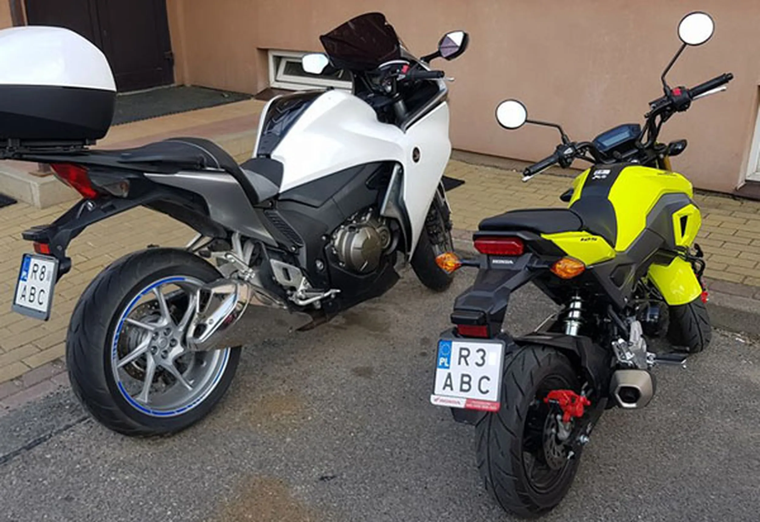 Fajny numer, blacha R3 ABC