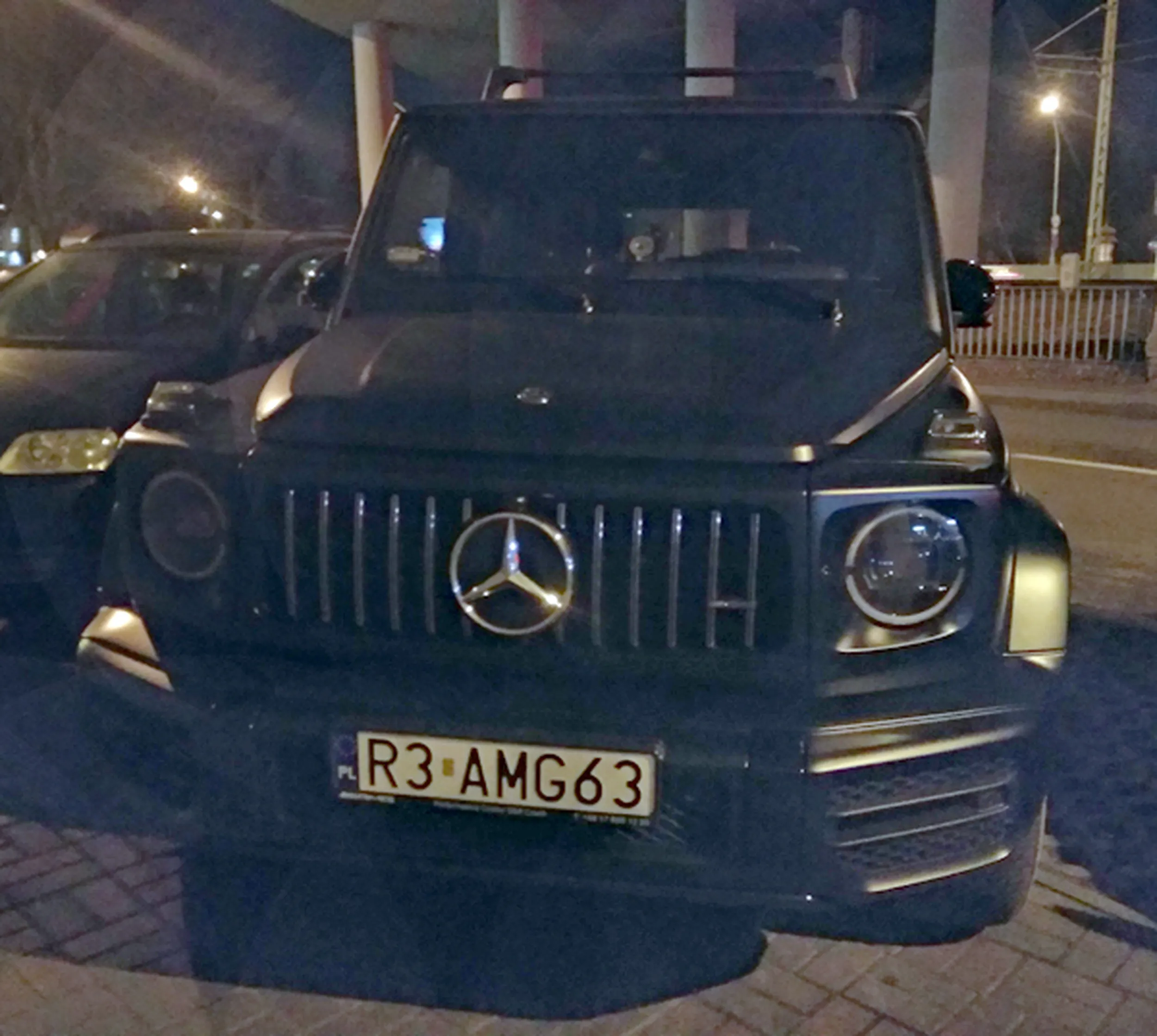 Fajny numer, blacha R3 AMG63