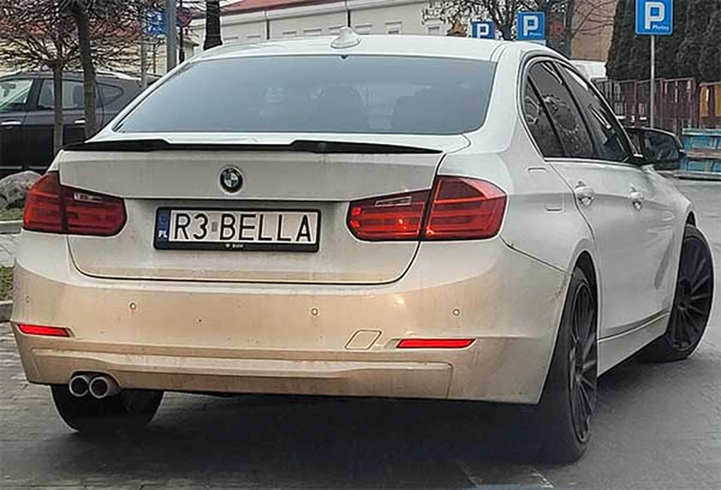 Fajny numer, blacha R3 BELLA