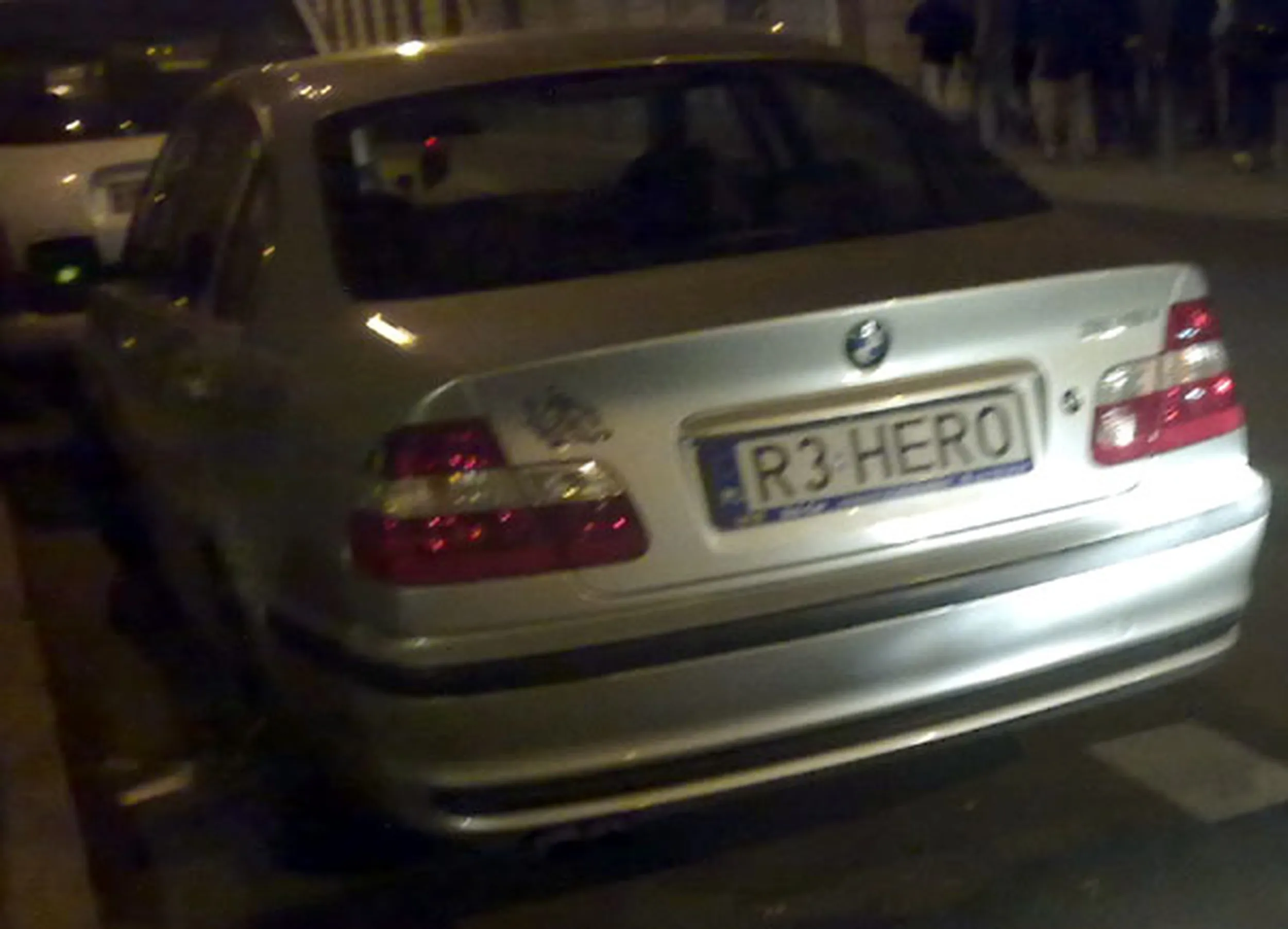 Fajny numer, blacha R3 HERO