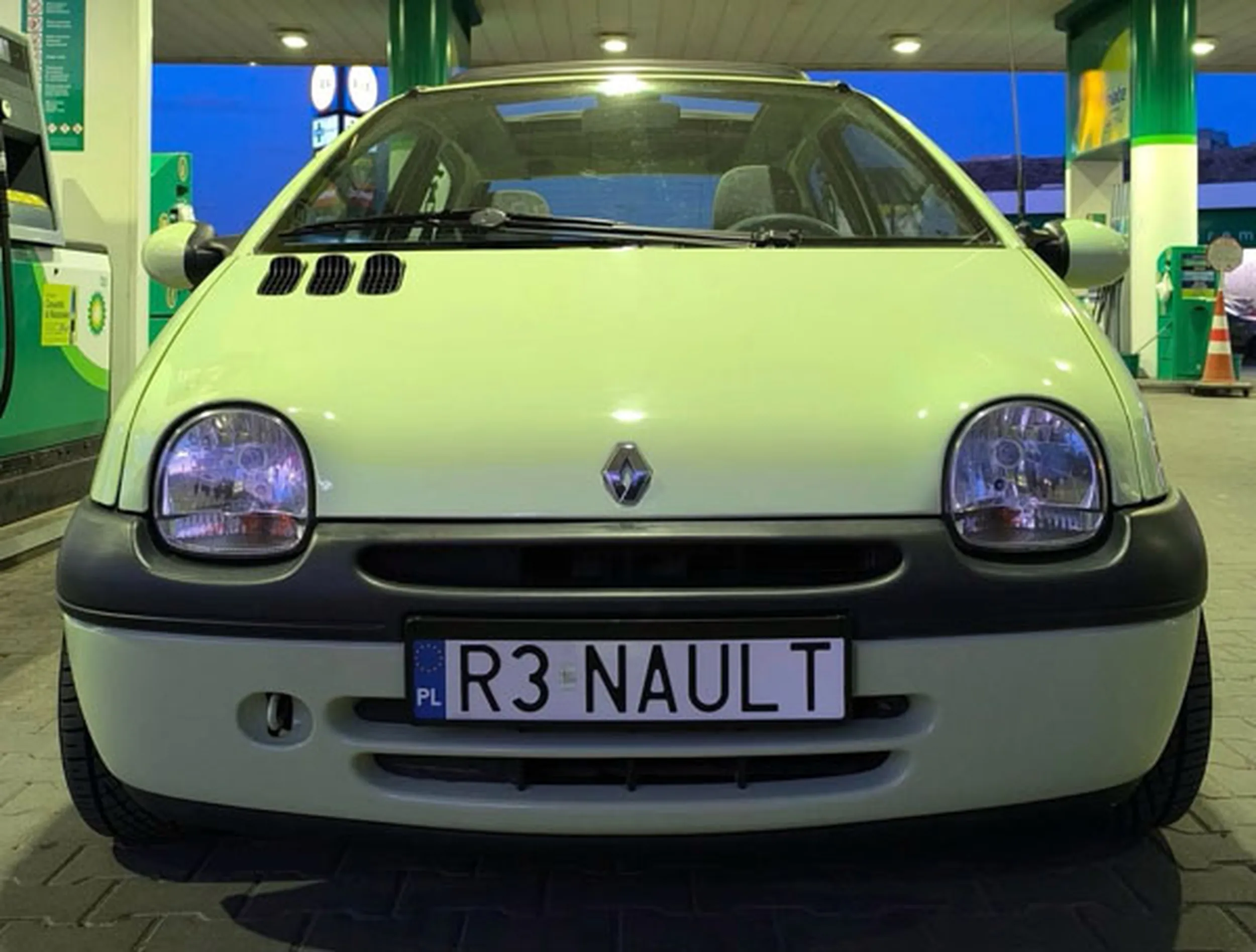 Fajny numer, blacha R3 NAULT