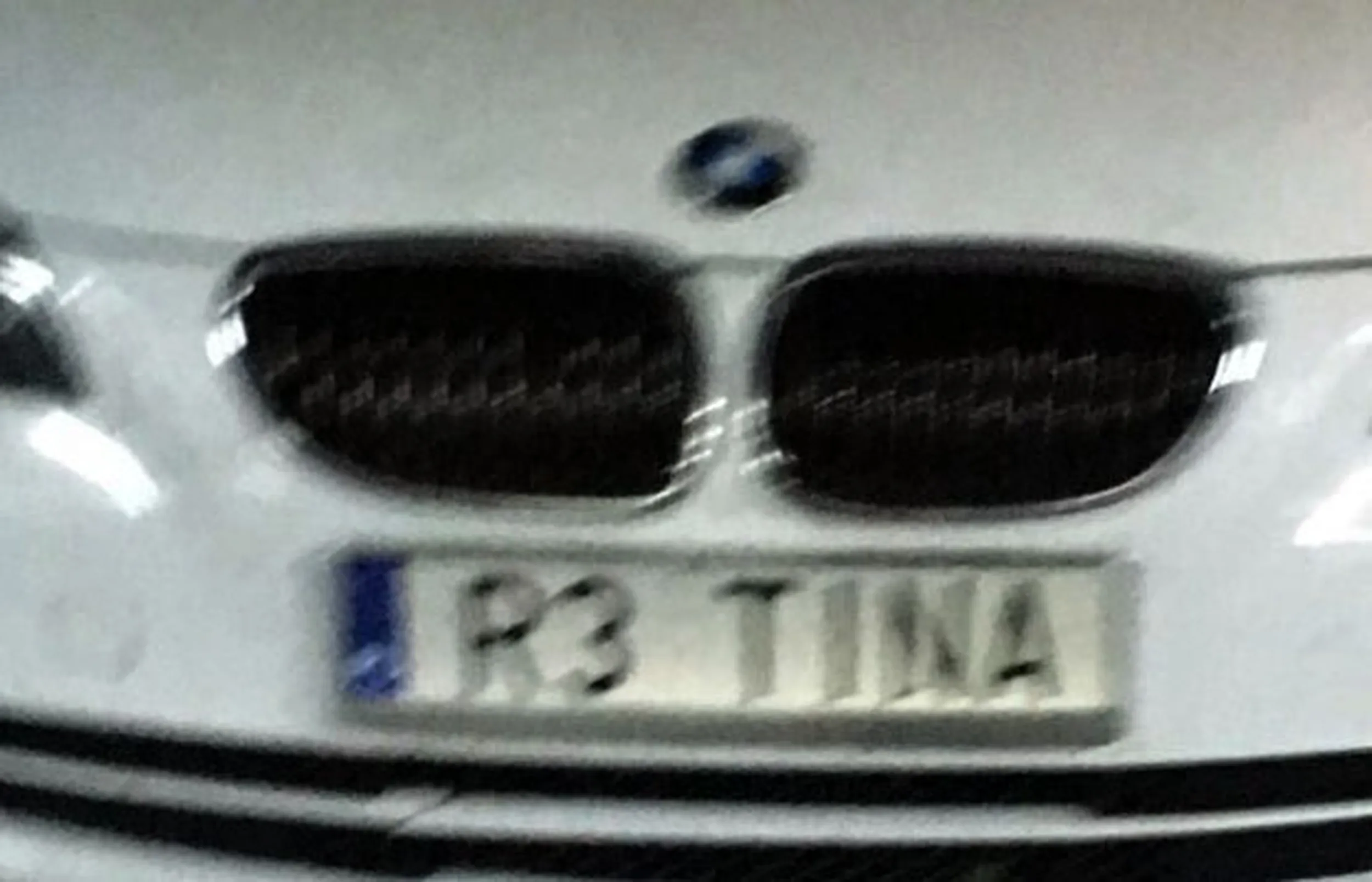 Fajny numer, blacha R3 TINA