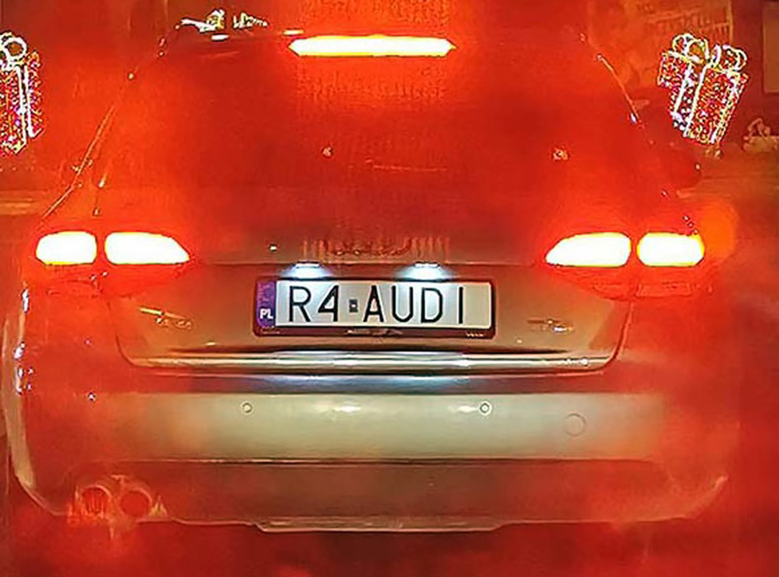 Fajny numer, blacha R4 AUDI