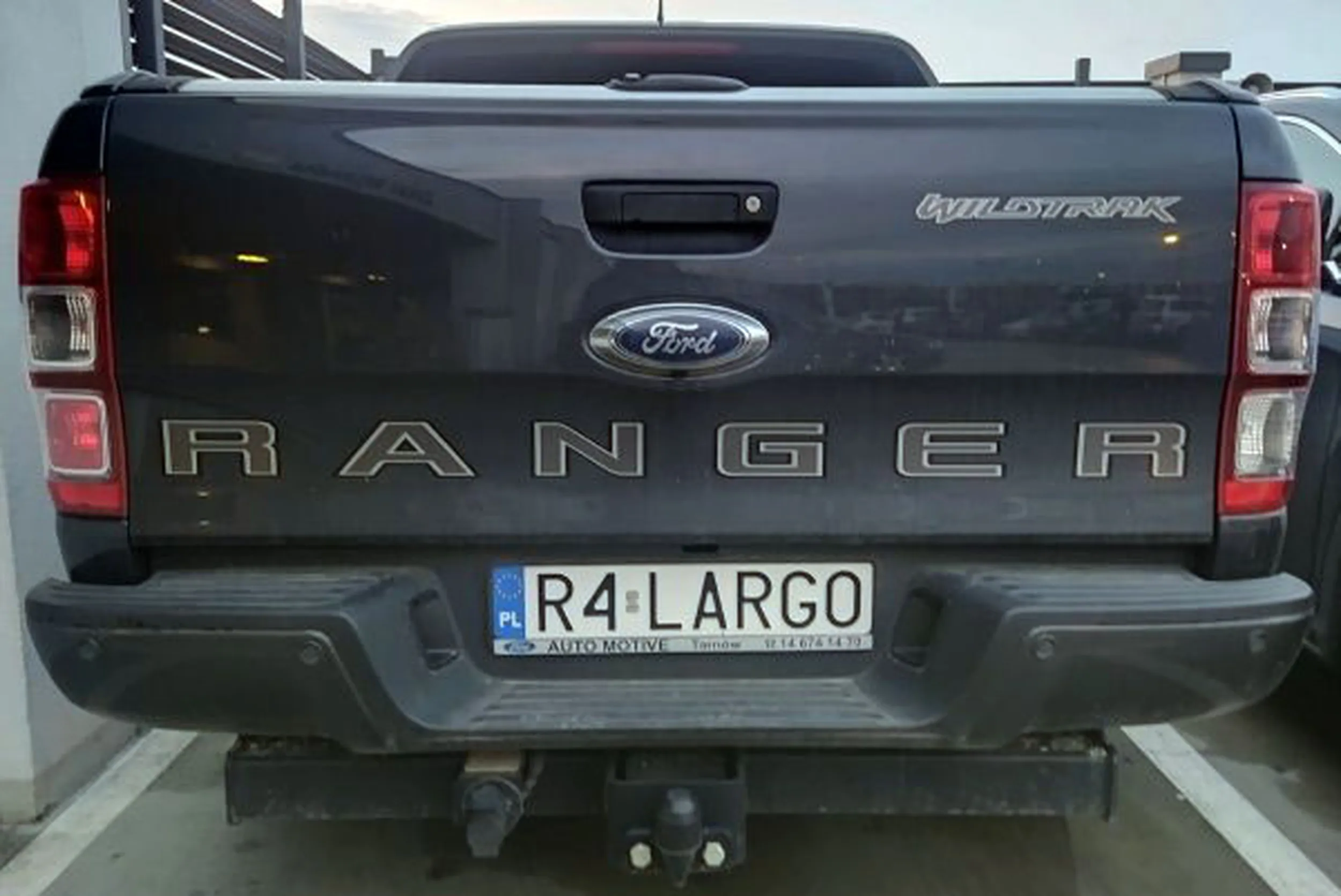 Fajny numer, blacha R4 LARGO