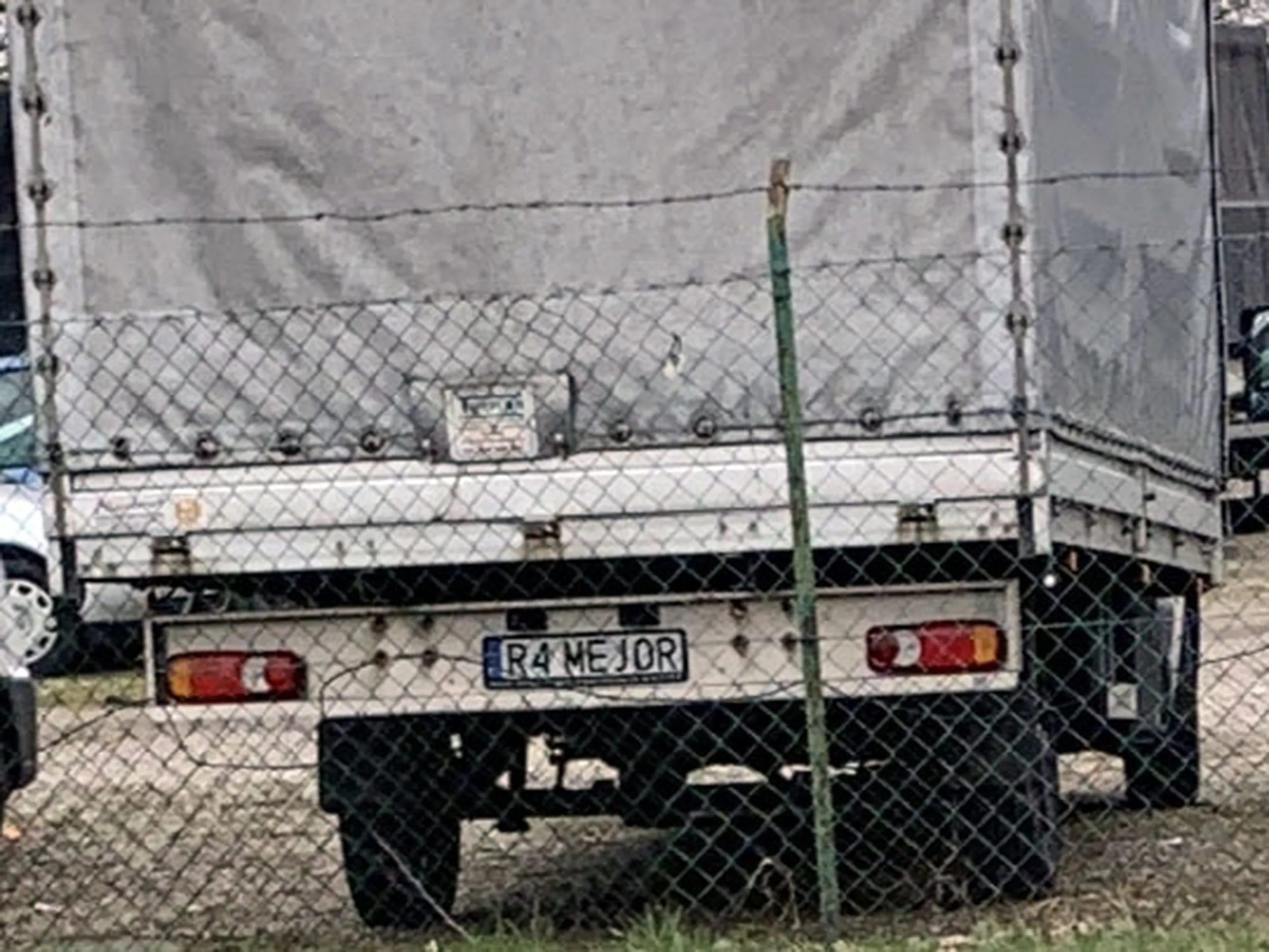 Fajny numer, blacha R4 MEJOR