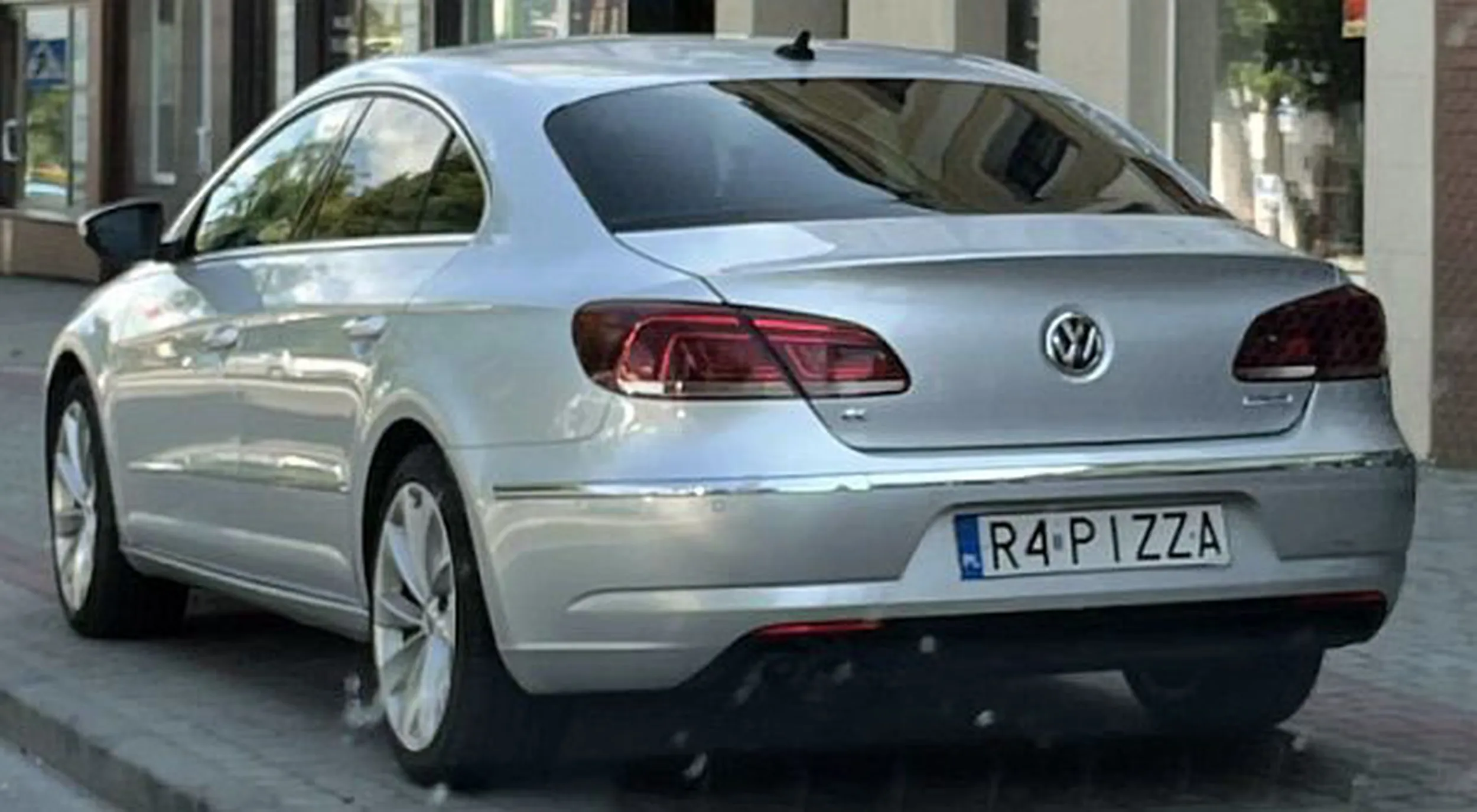 Fajny numer, blacha R4 PIZZA