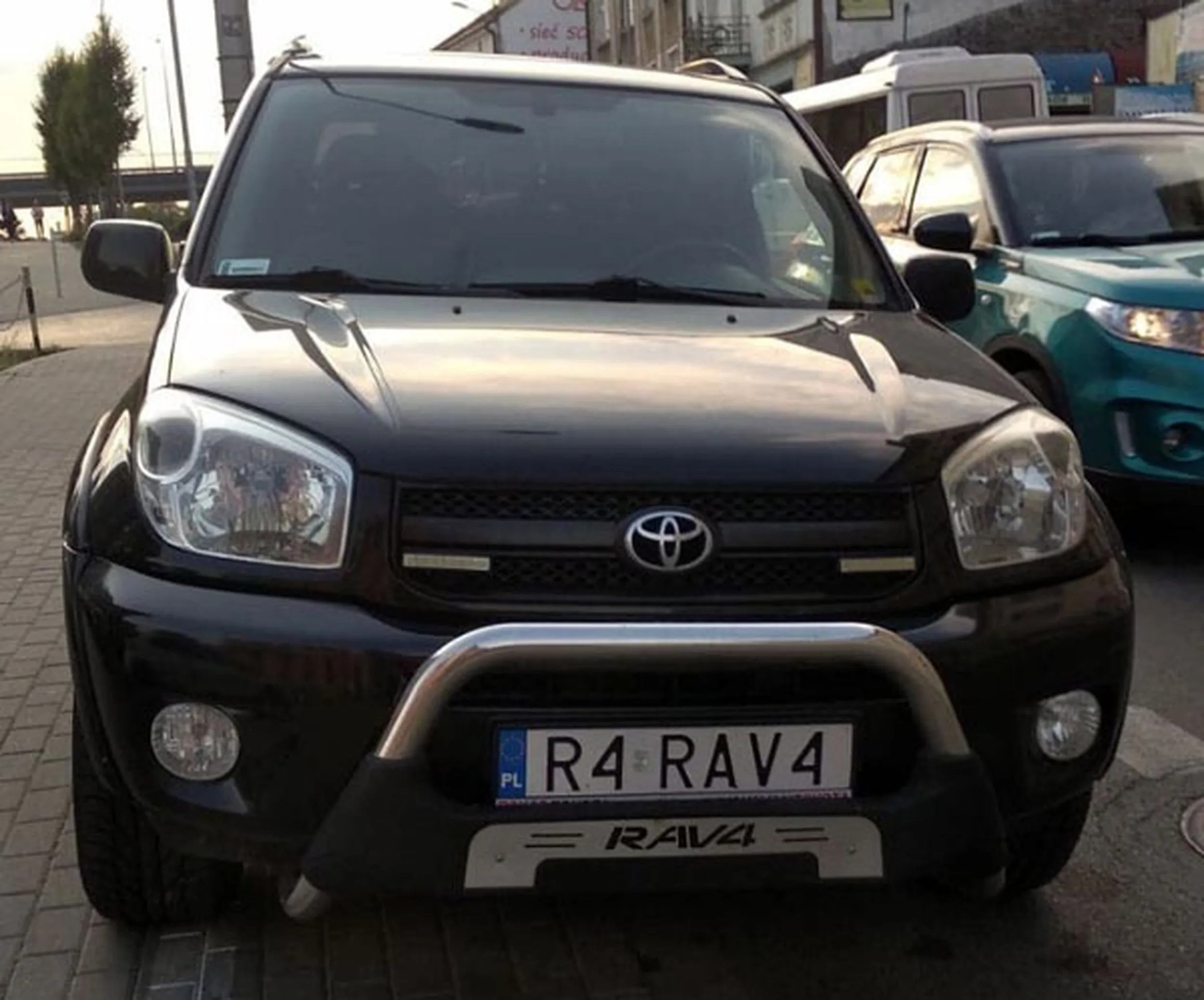 Fajny numer, blacha R4 RAV4