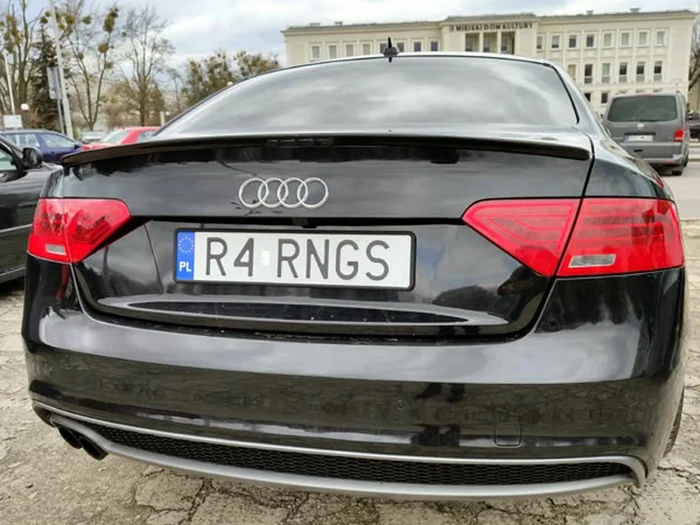 Fajny numer, blacha R4 RNGS