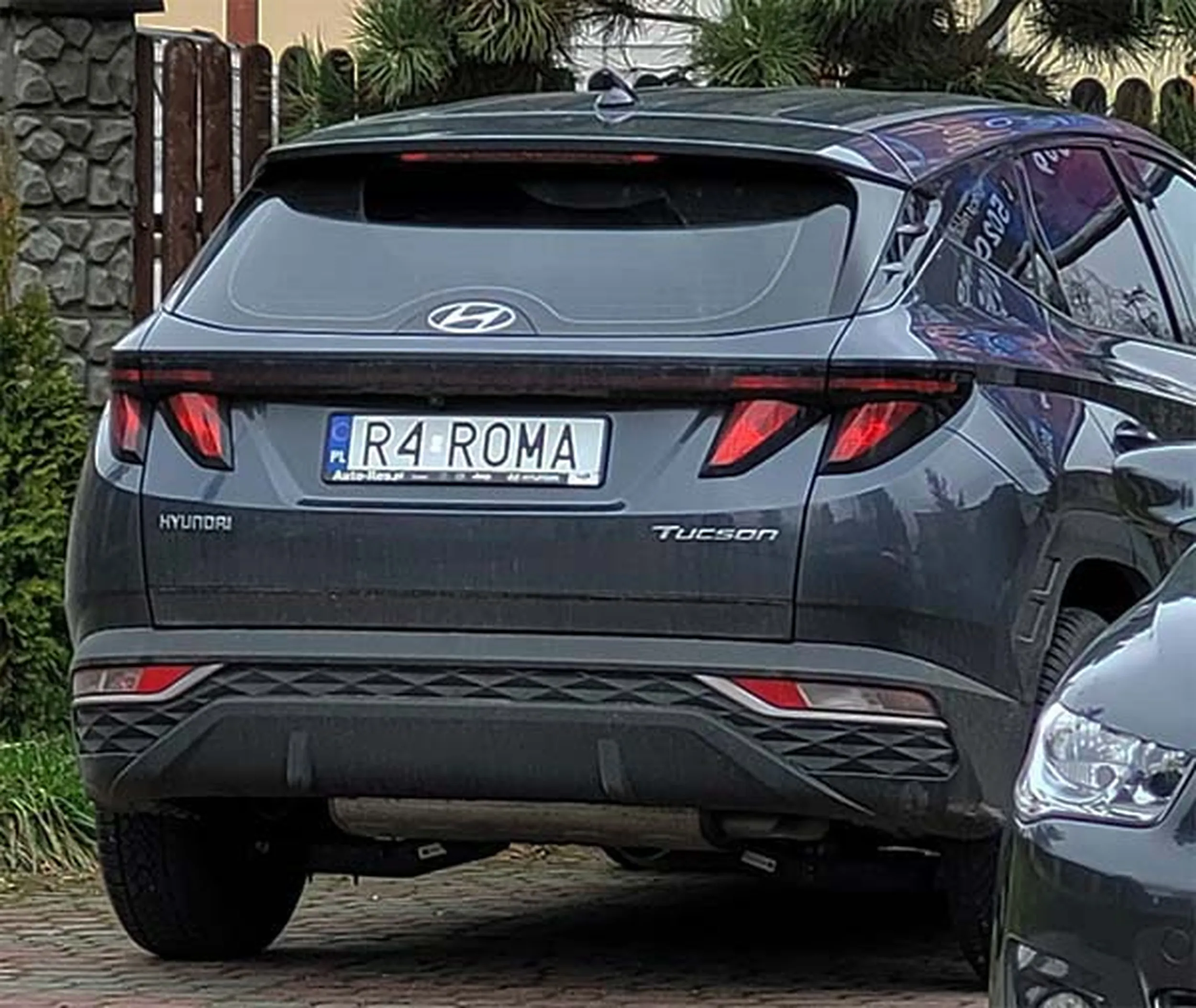 Fajny numer, blacha R4 ROMA