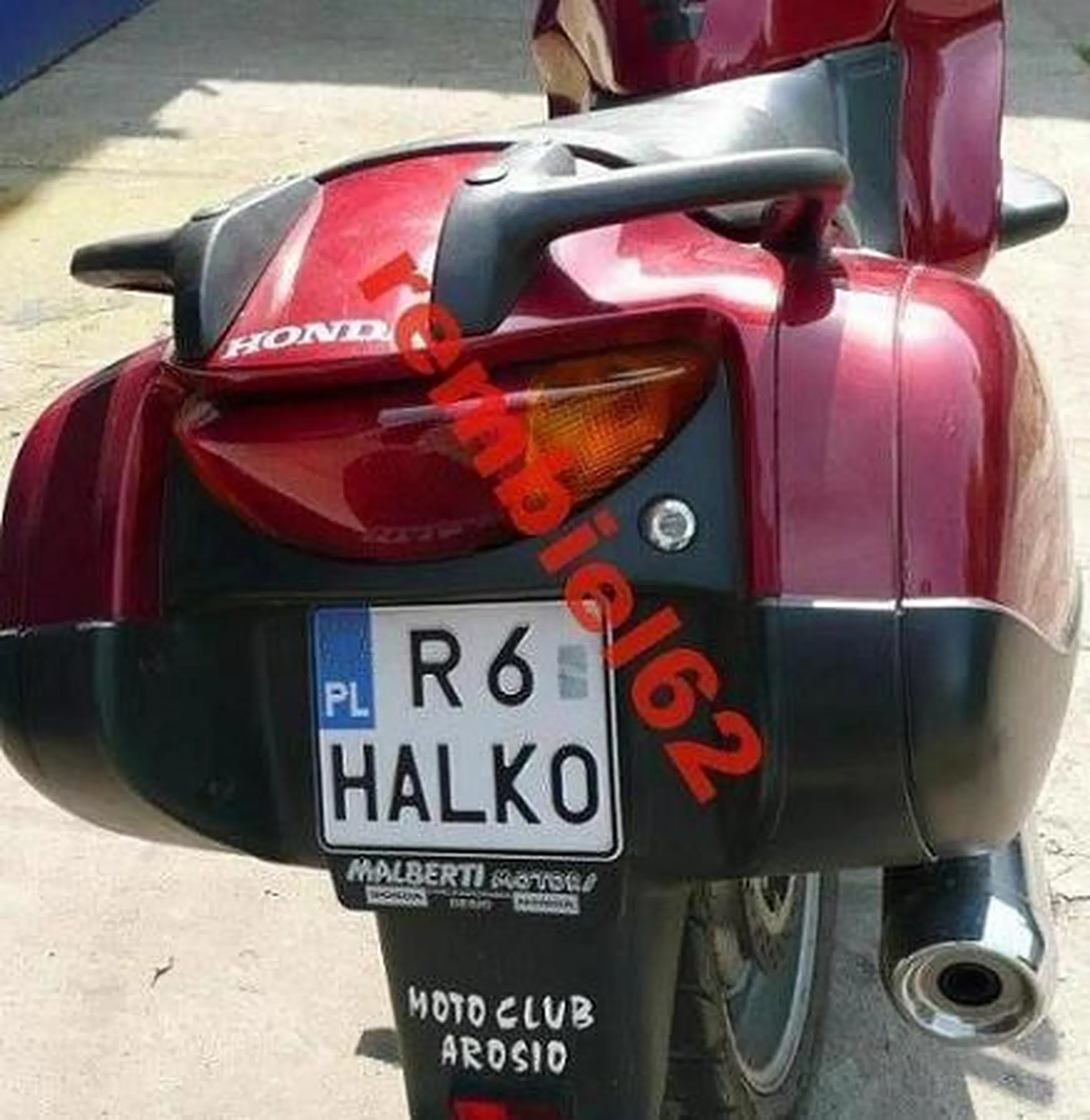 Fajny numer, blacha R6 HALKO