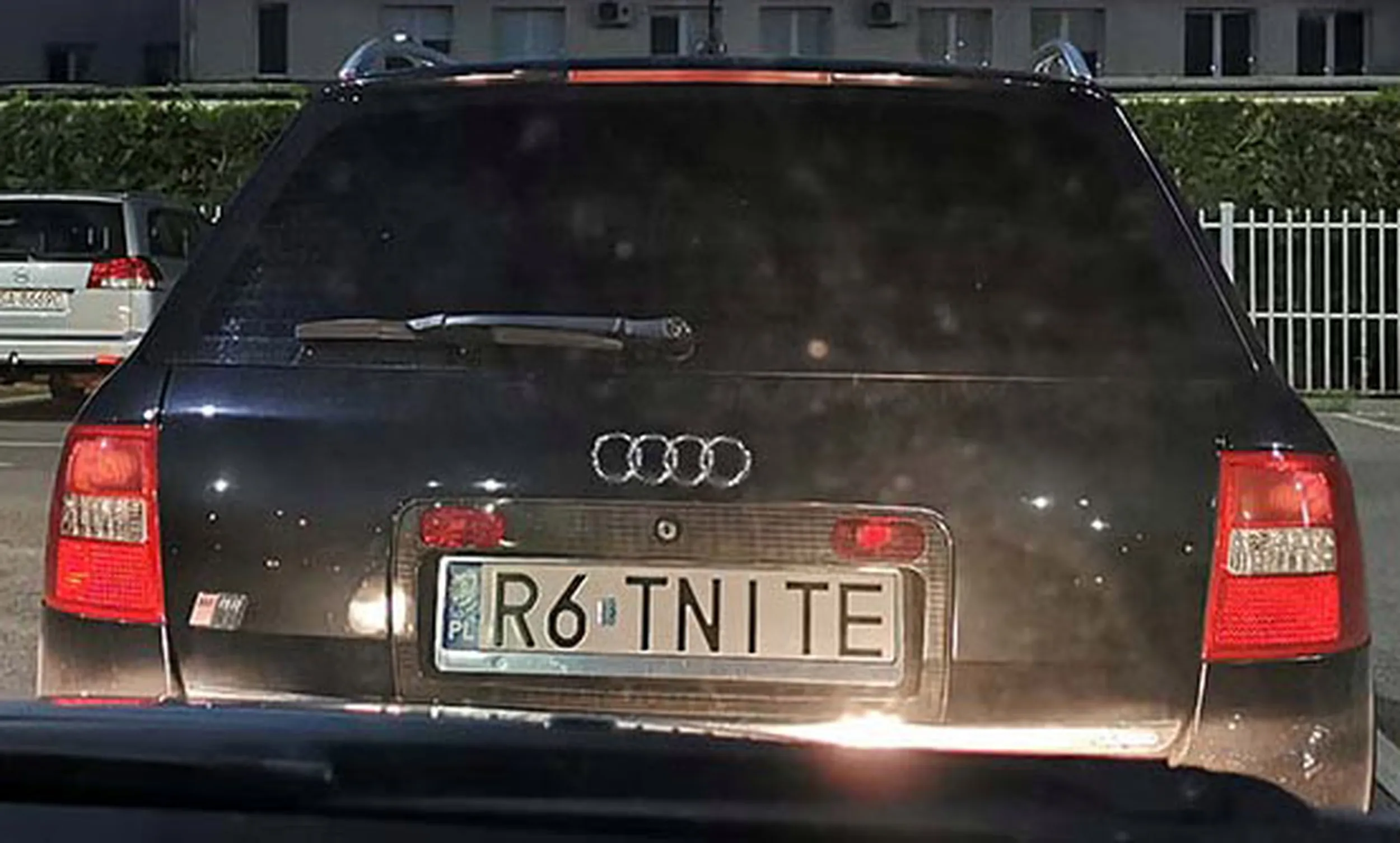 Fajny numer, blacha R6 TNITE