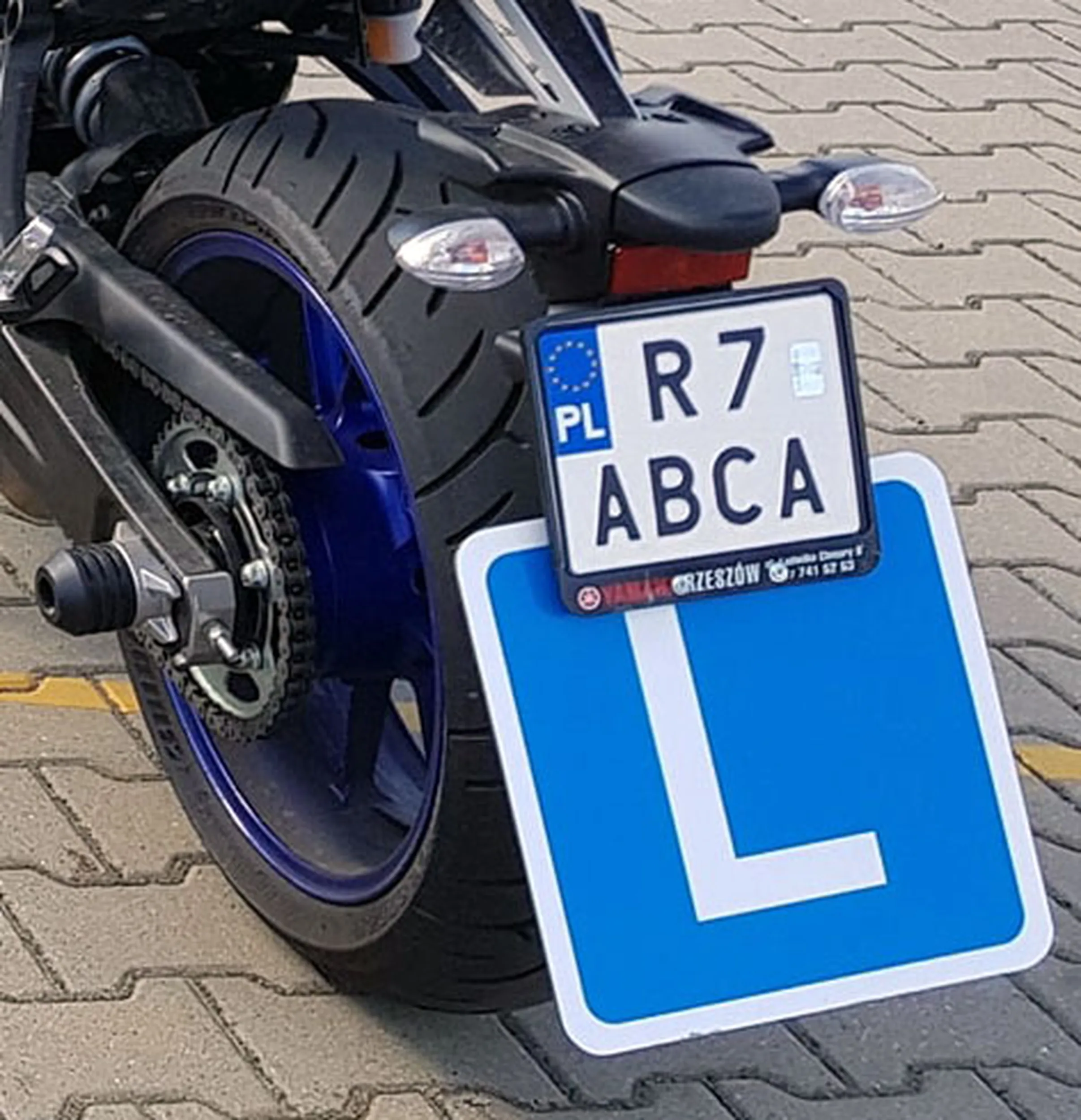 Fajny numer, blacha R7 ABCA