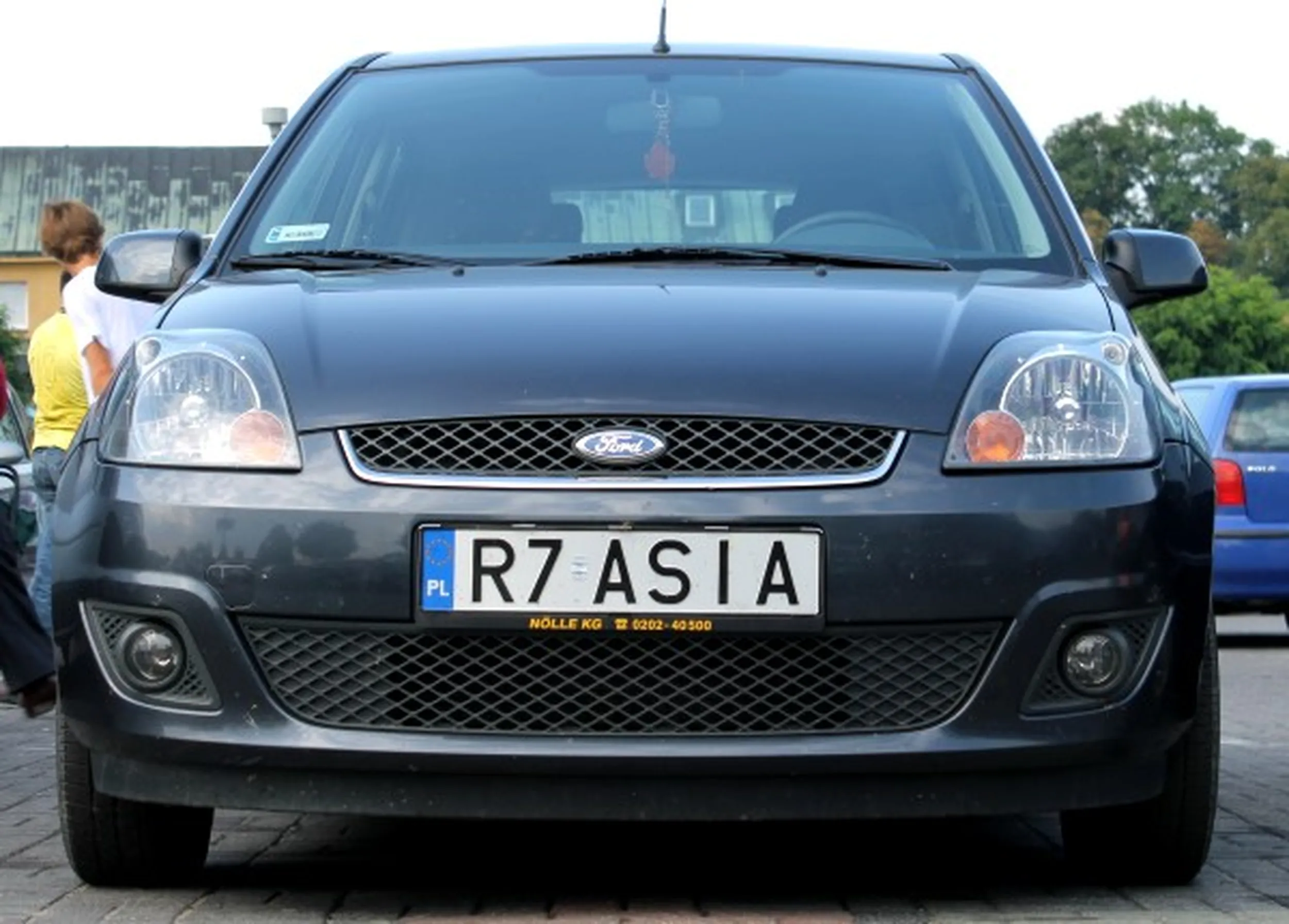 Fajny numer, blacha R7 ASIA