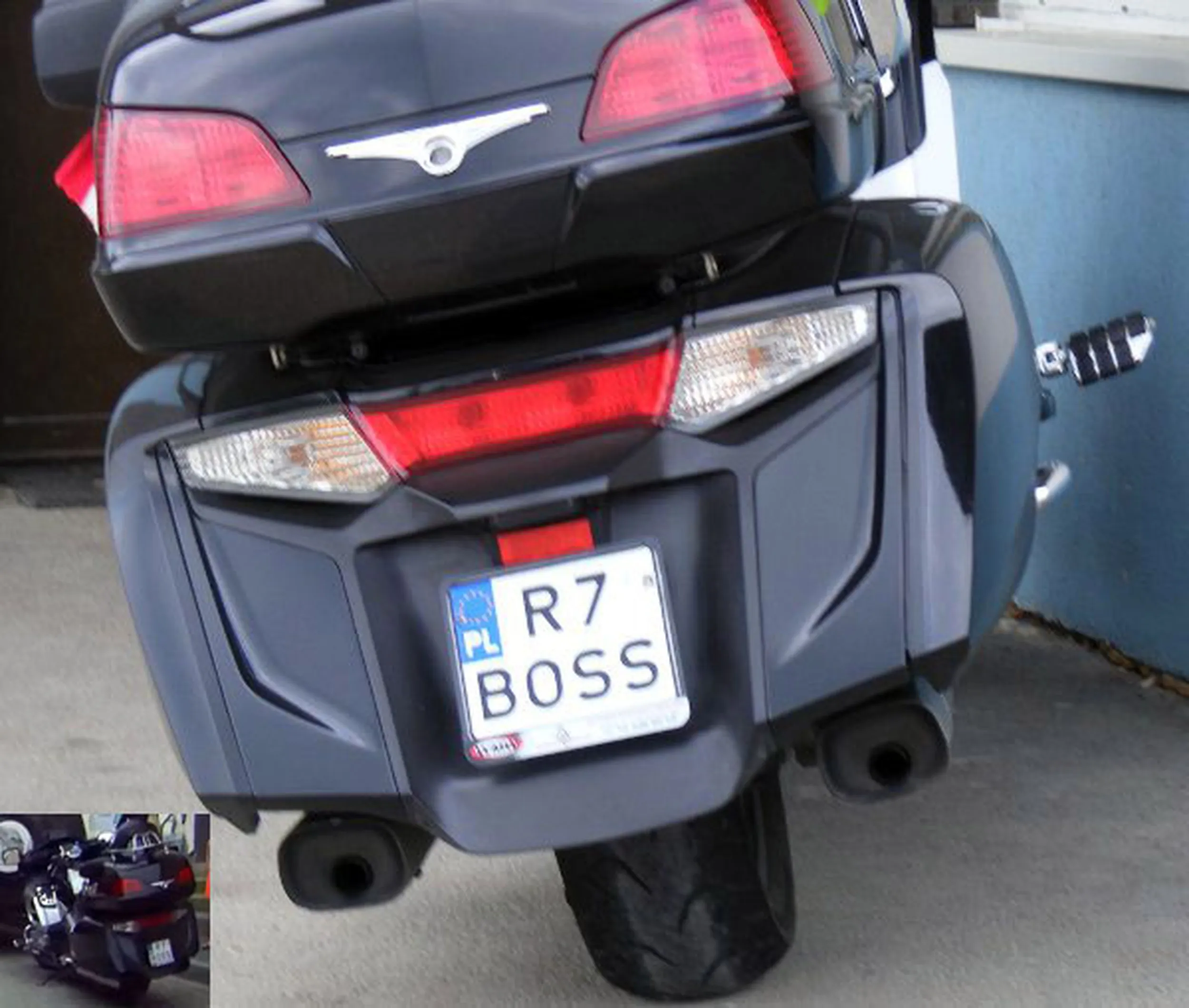 Fajny numer, blacha R7 BOSS