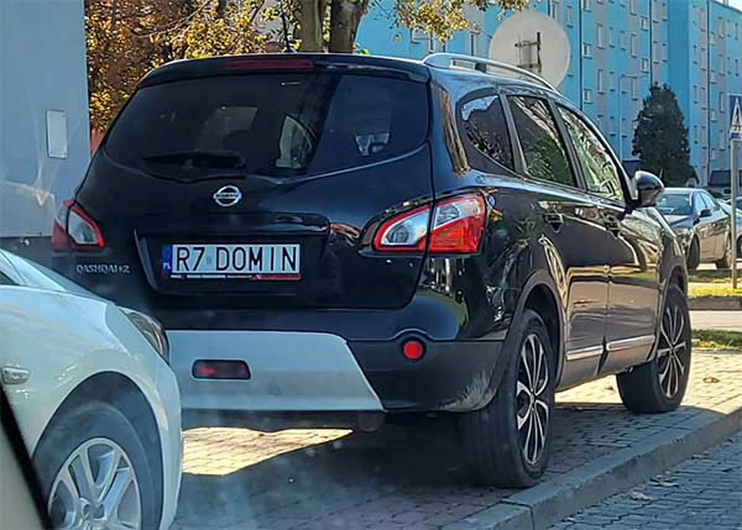 Fajny numer, blacha R7 DOMIN