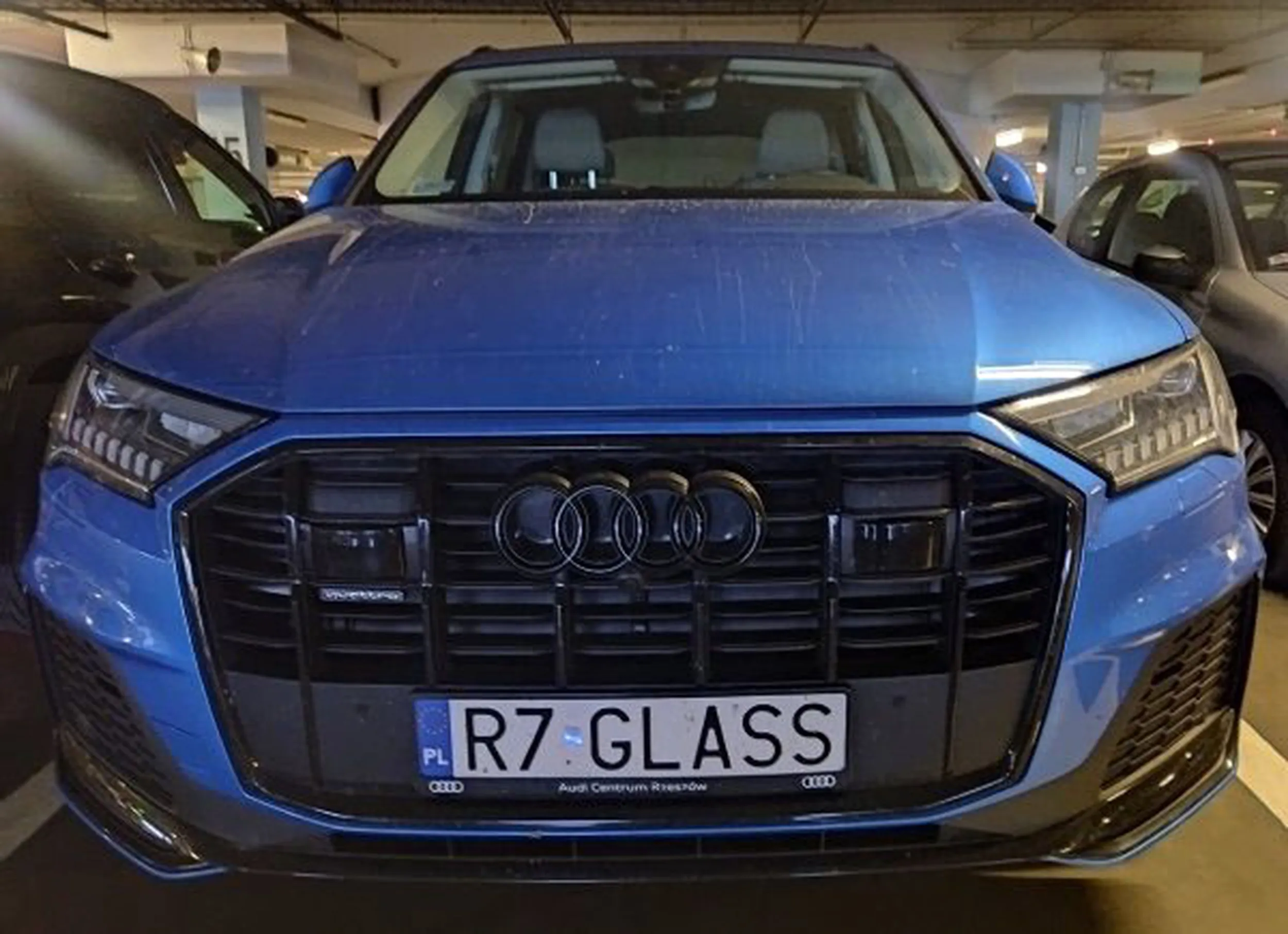 Fajny numer, blacha R7 GLASS