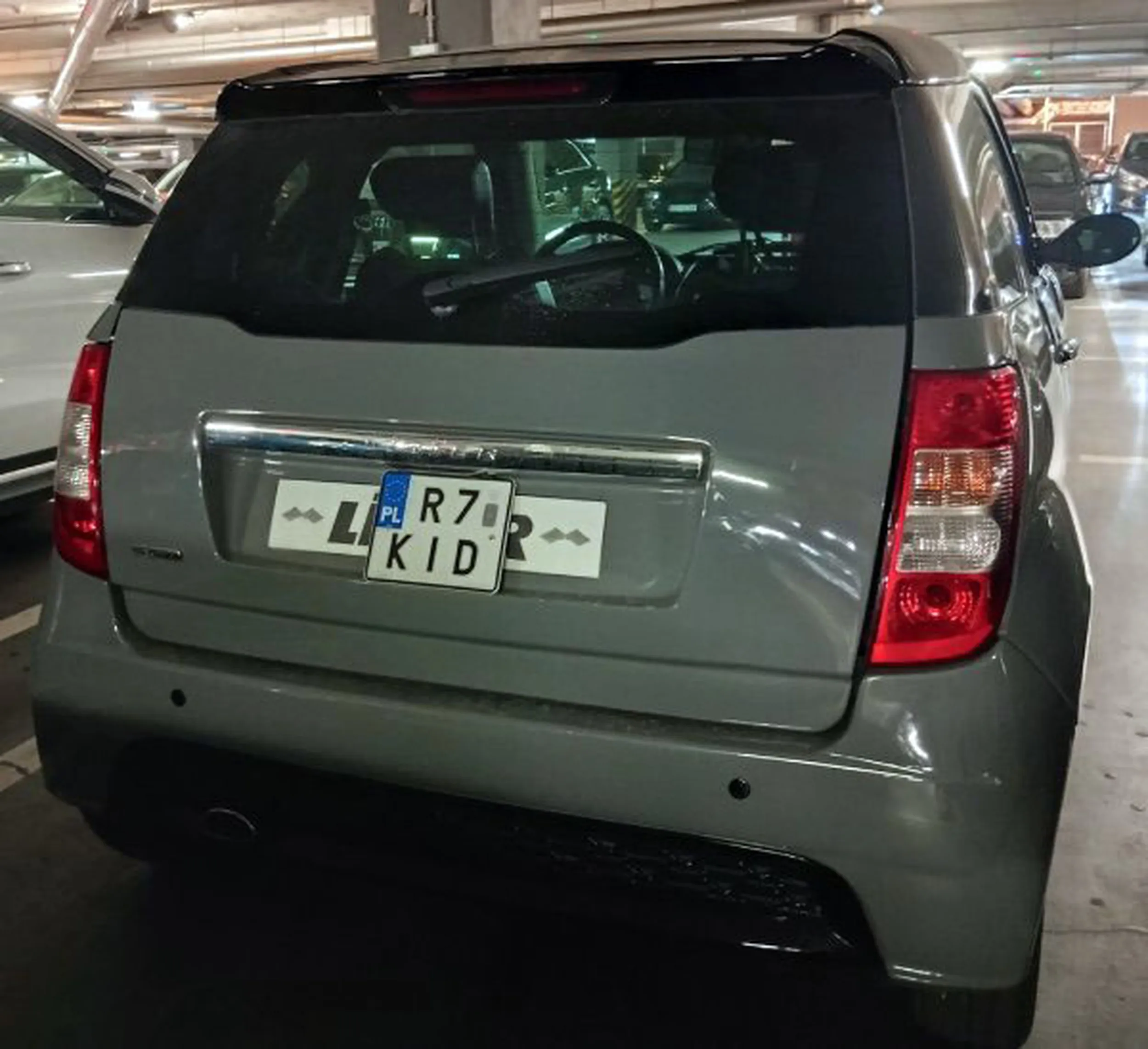 Fajny numer, blacha R7 KID