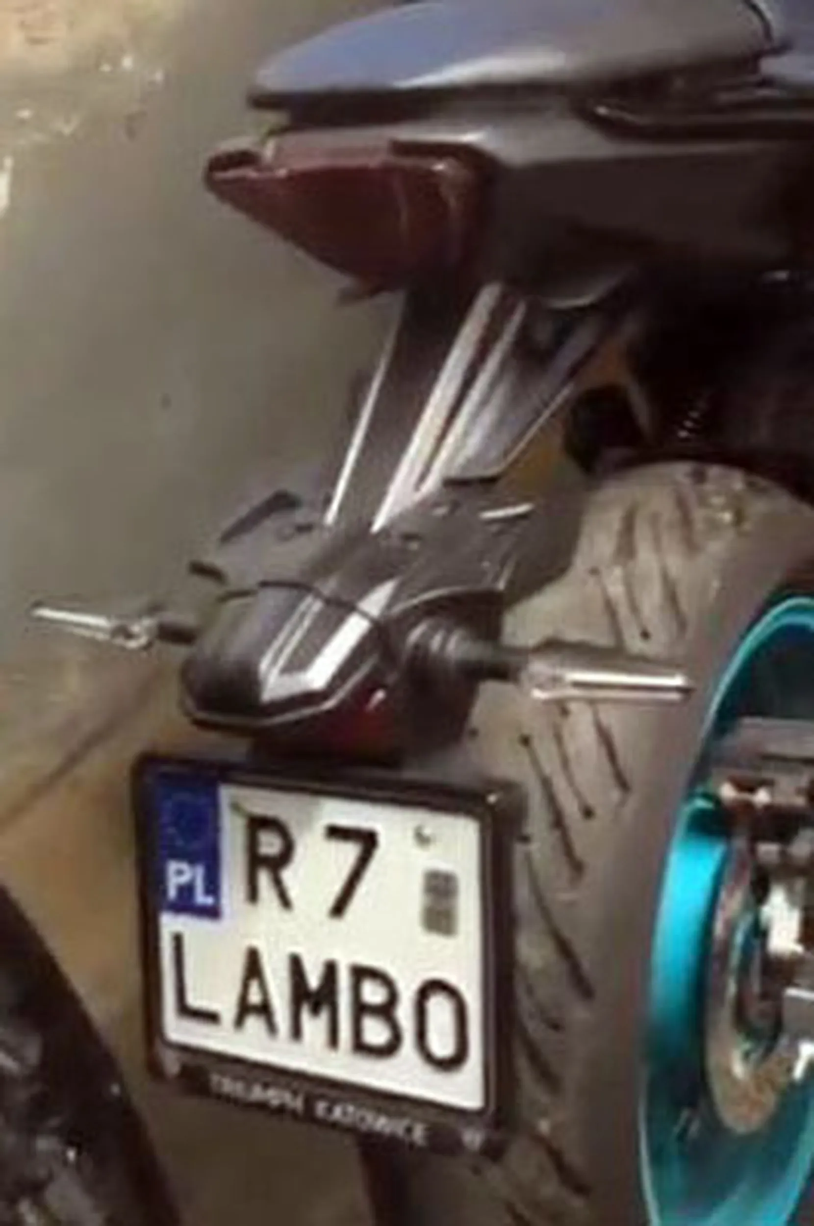 Fajny numer, blacha R7 LAMBO