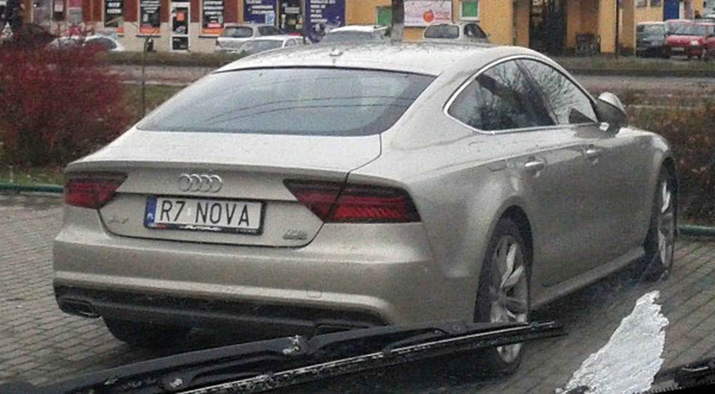Fajny numer, blacha R7 NOVA