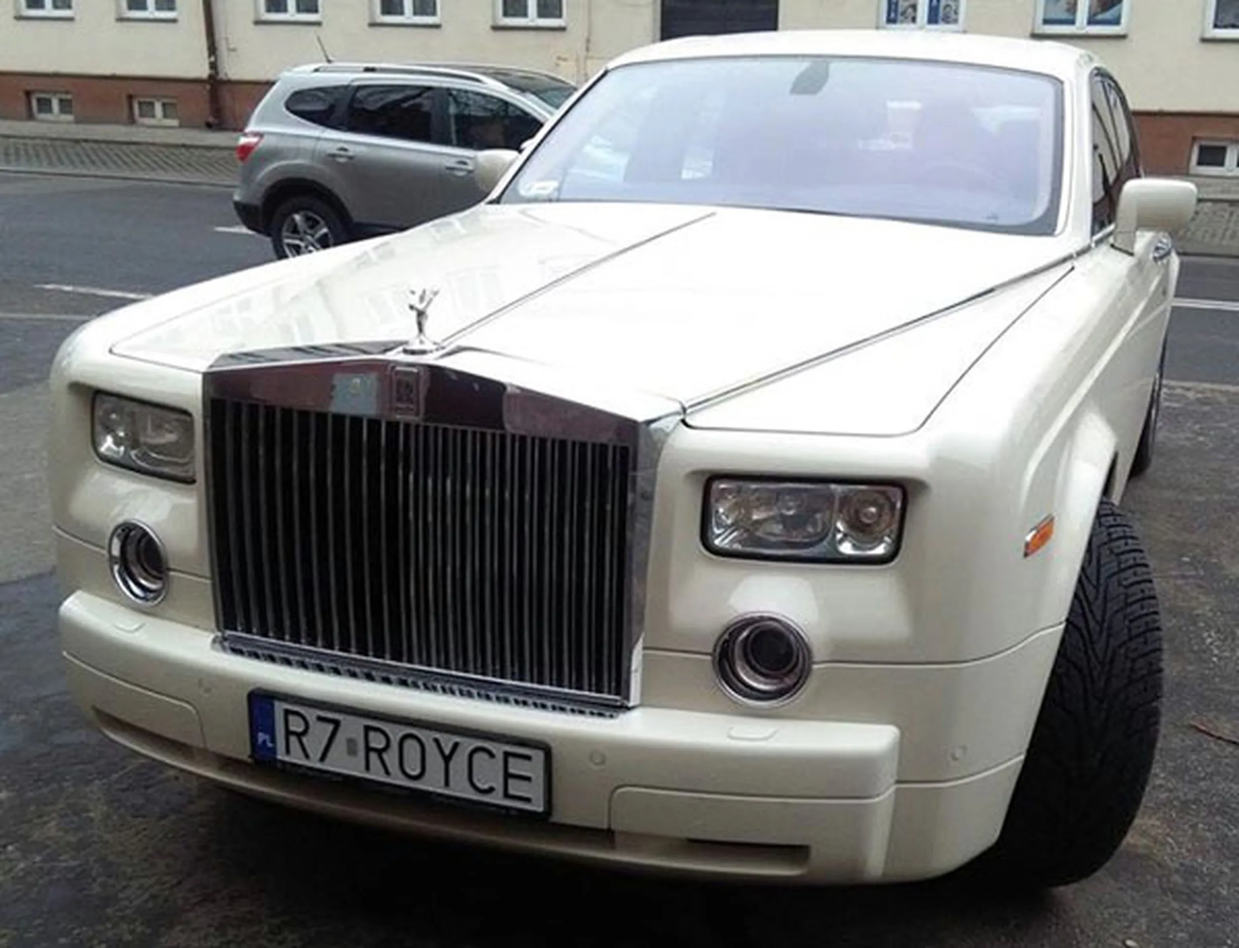 Fajny numer, blacha R7 ROYCE