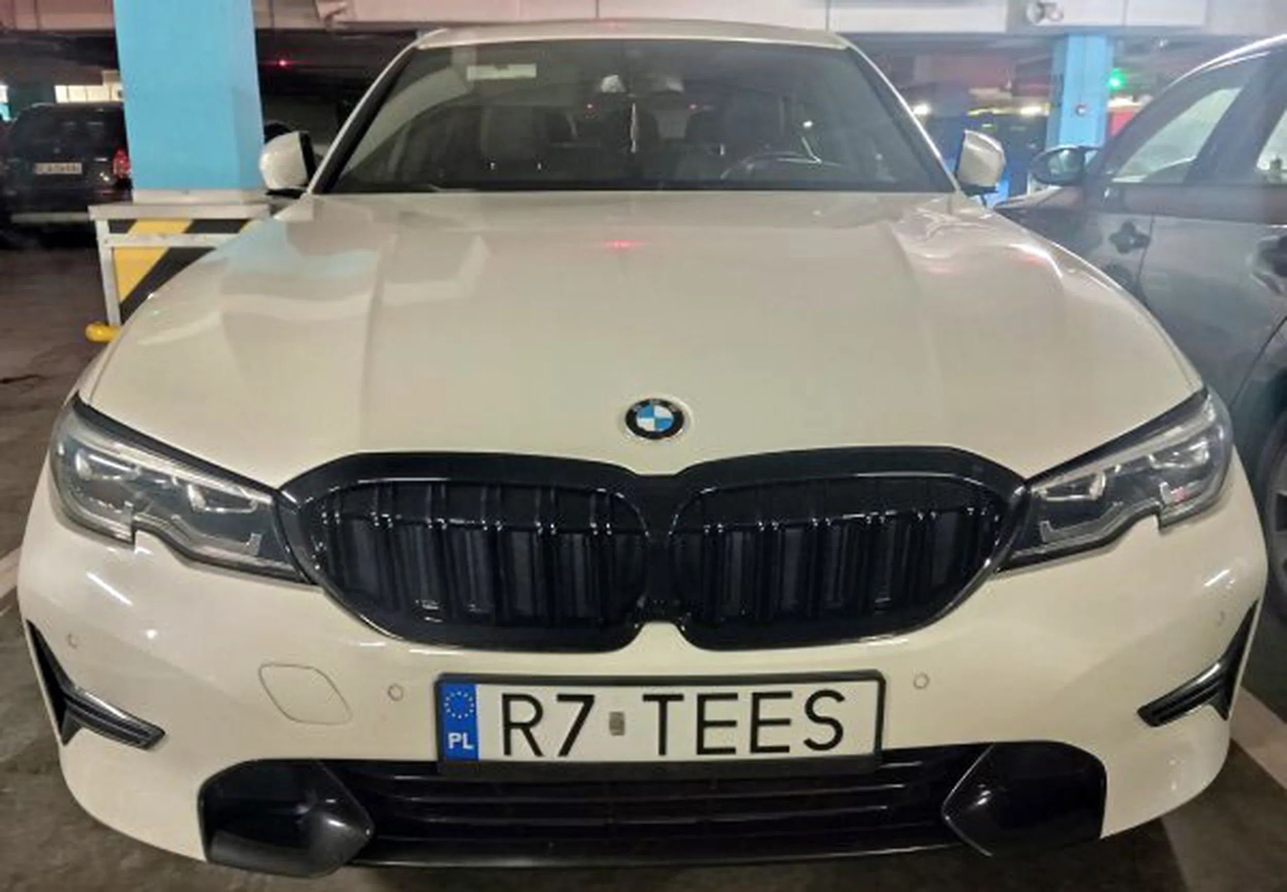 Fajny numer, blacha R7 TEES