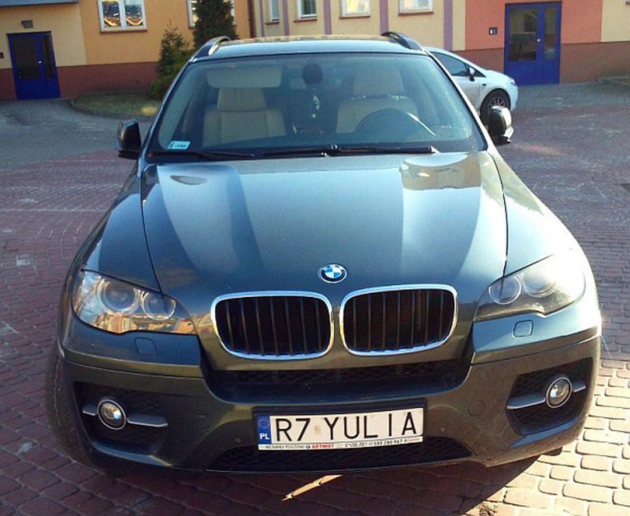 Fajny numer, blacha R7 YULIA