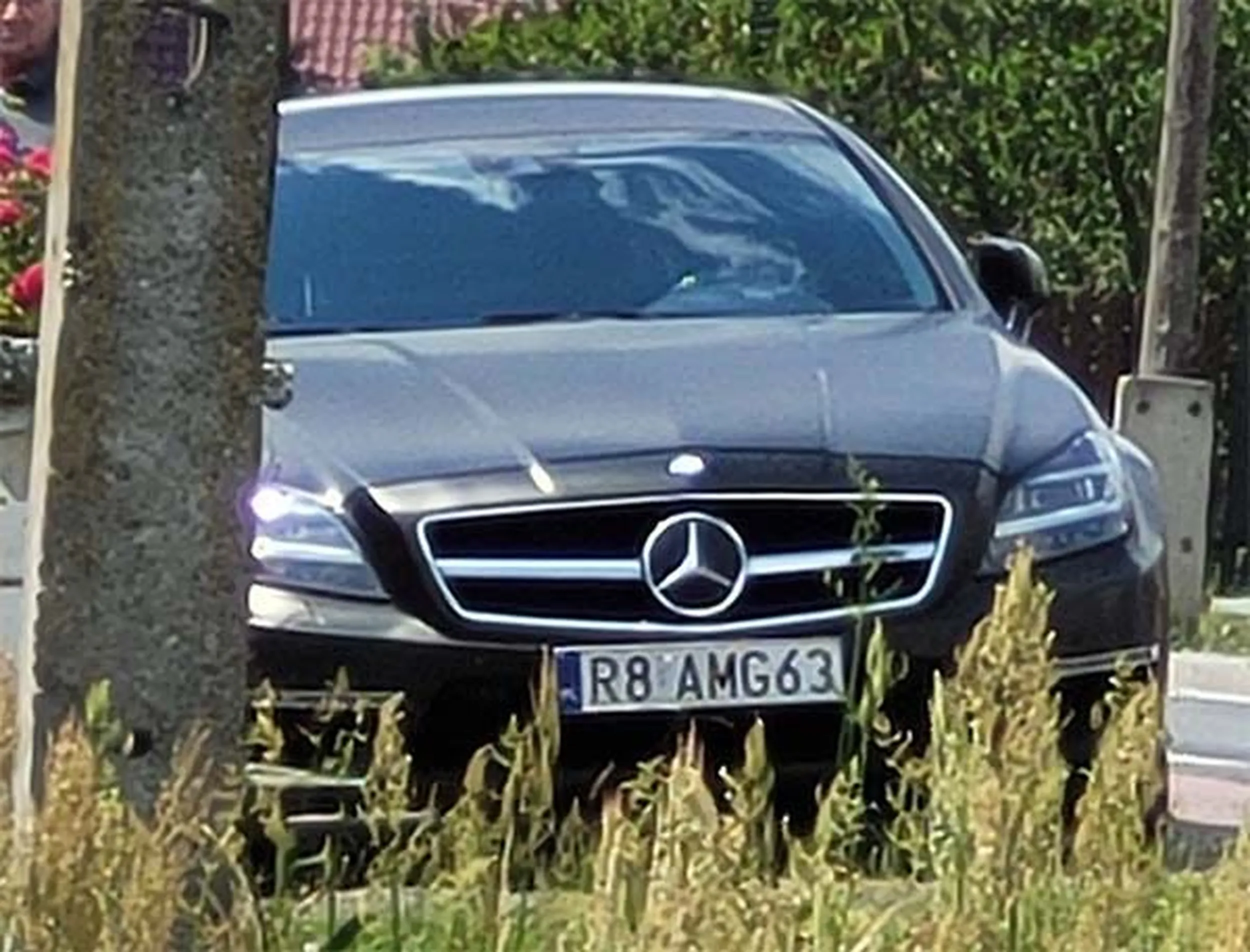 Fajny numer, blacha R8 AMG63