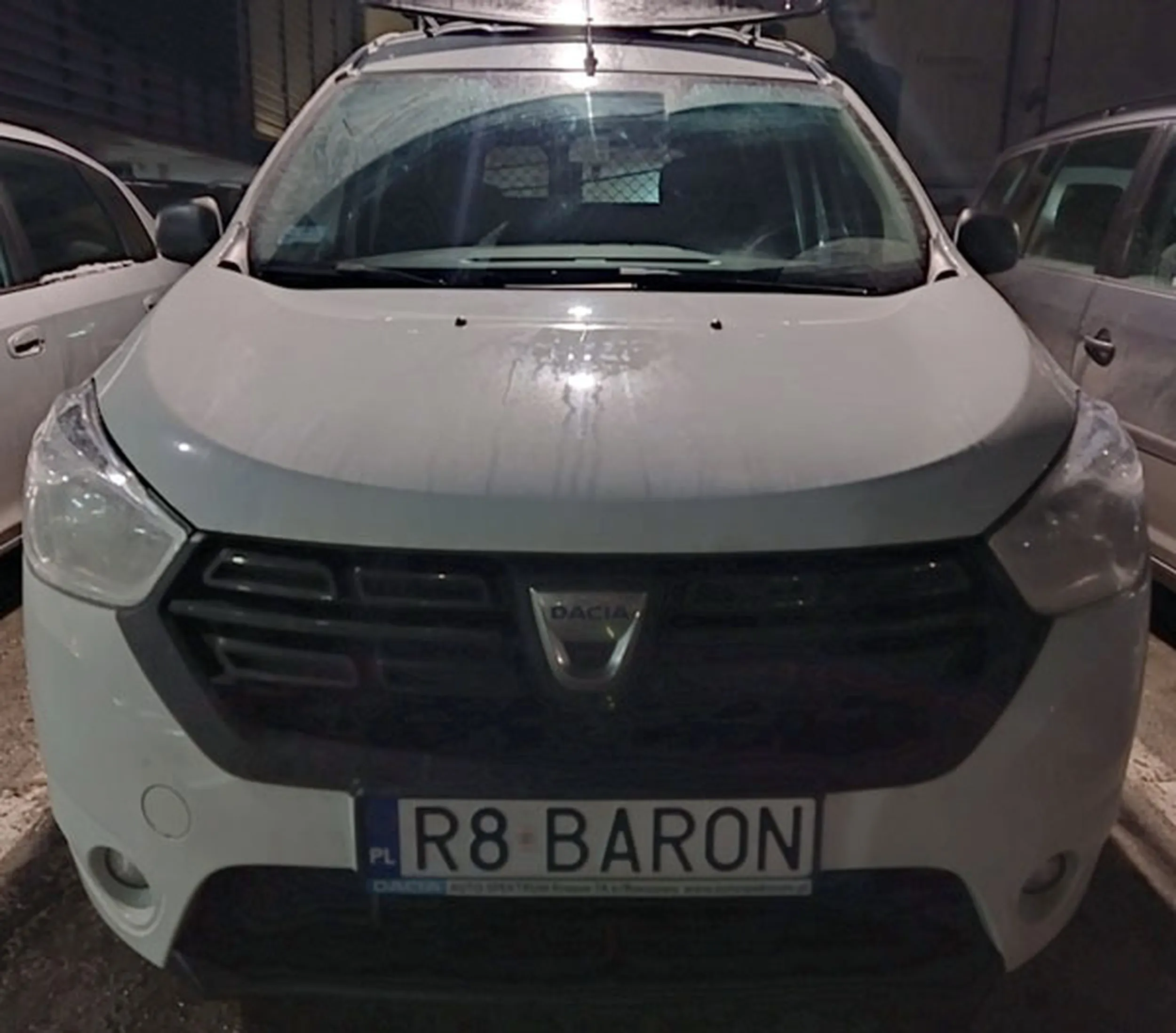 Fajny numer, blacha R8 BARON