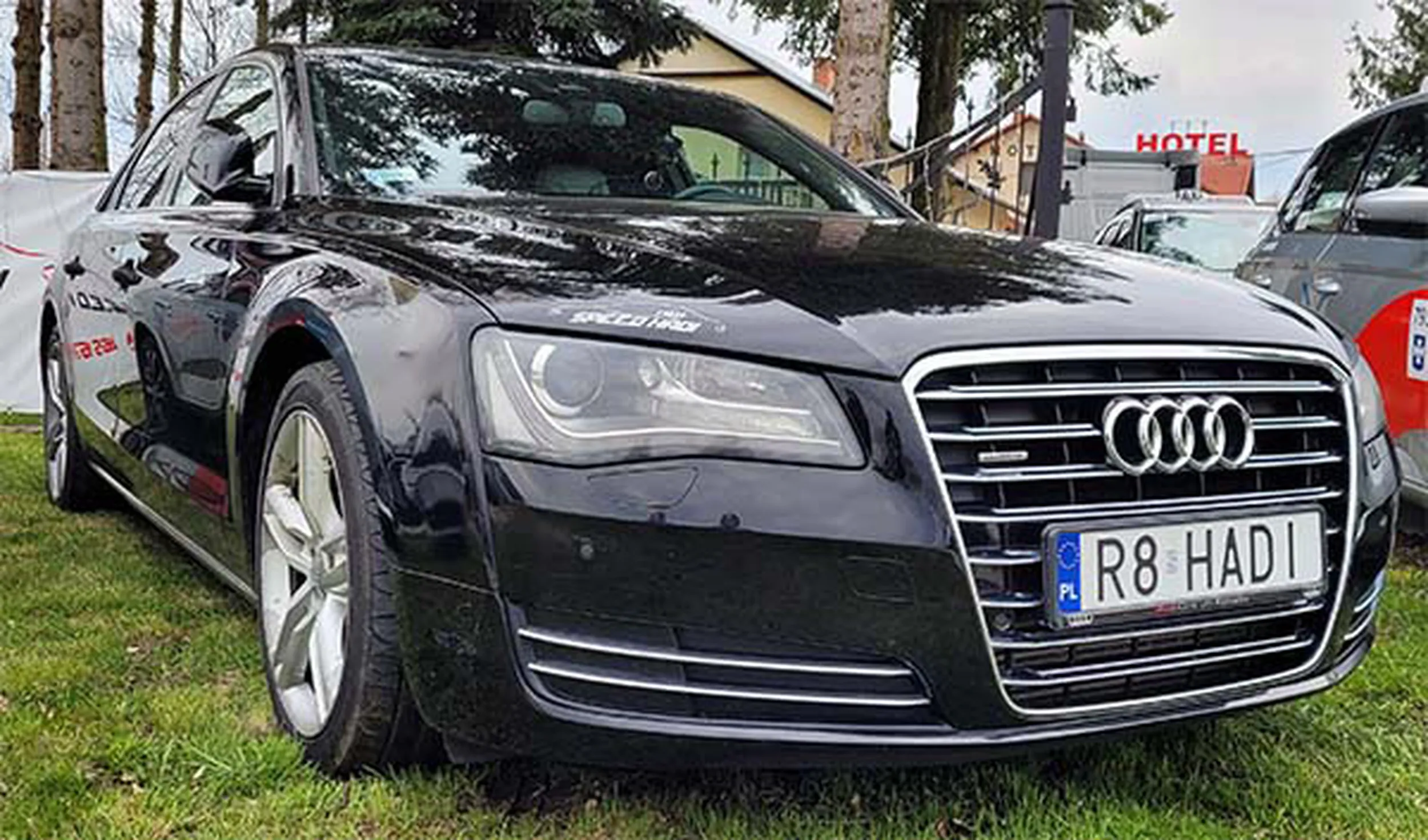 Fajny numer, blacha R8 HADI