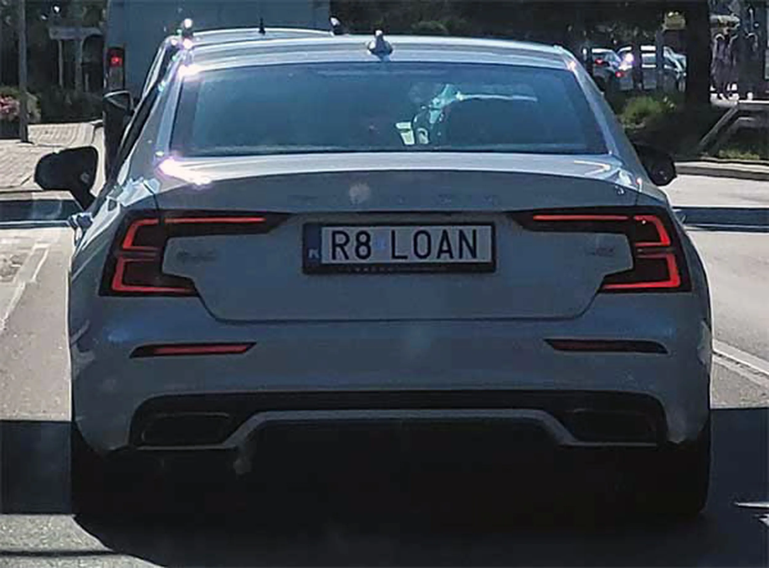 Fajny numer, blacha R8 LOAN