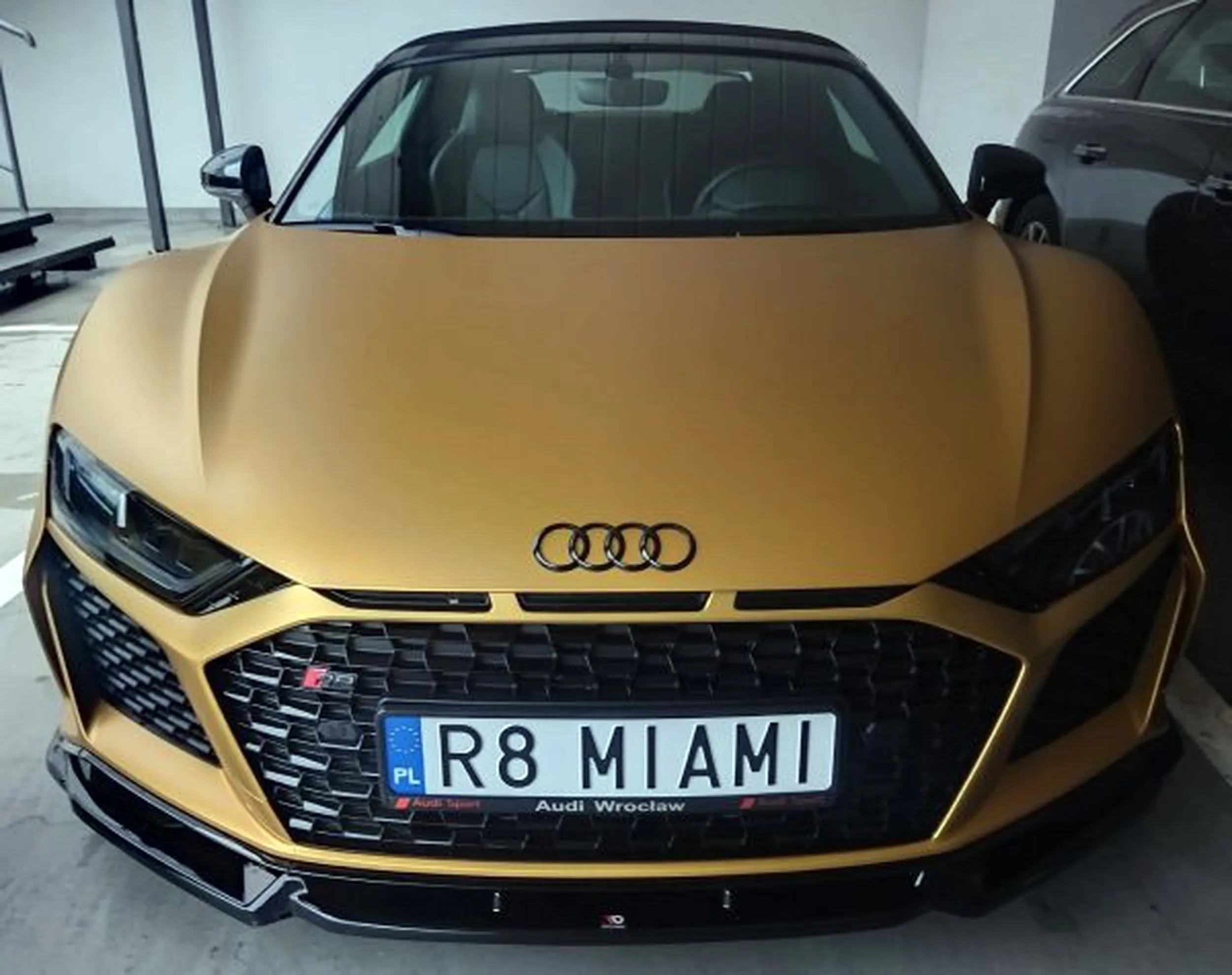 Fajny numer, blacha R8 MIAMI