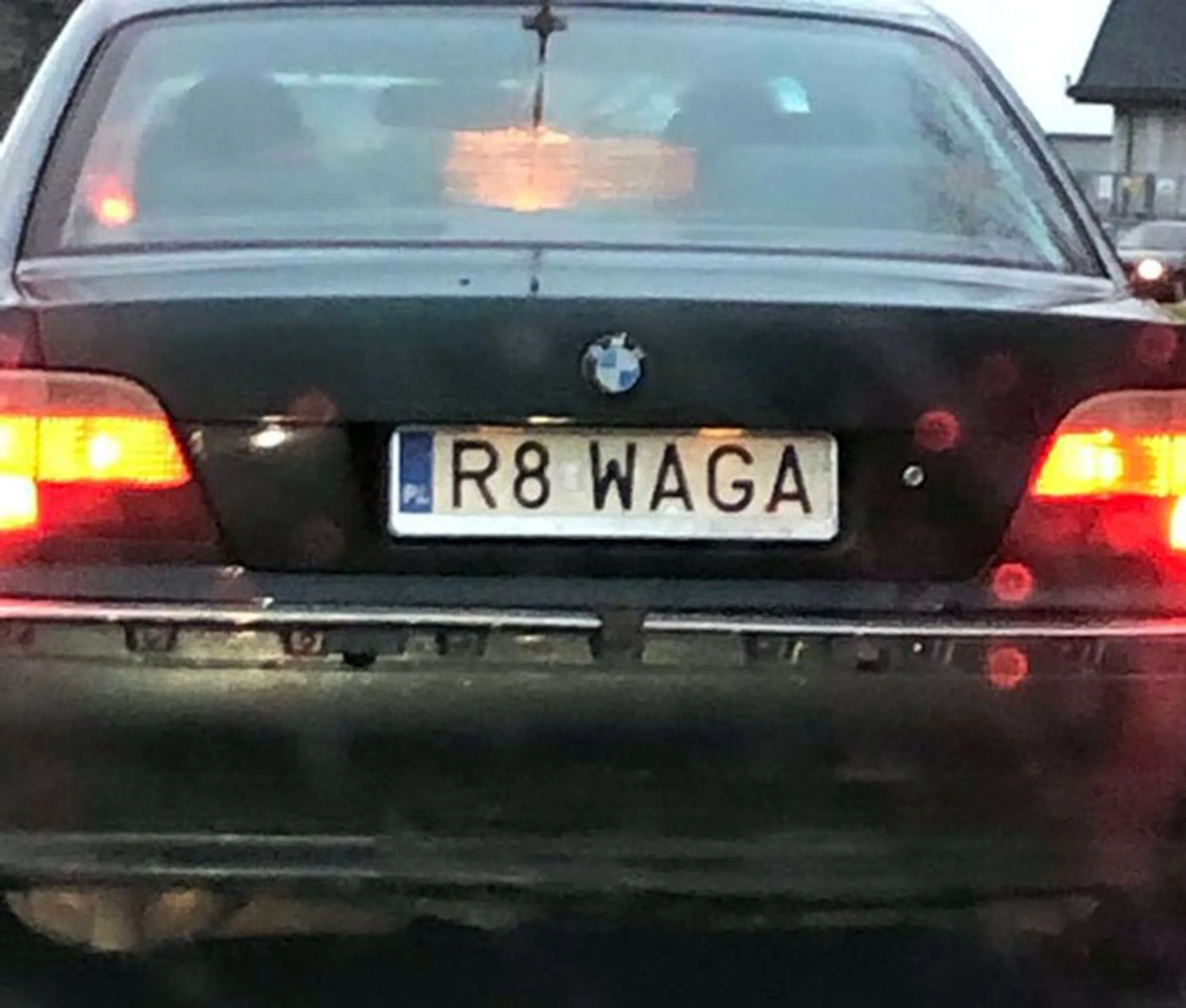 Fajny numer, blacha R8 WAGA