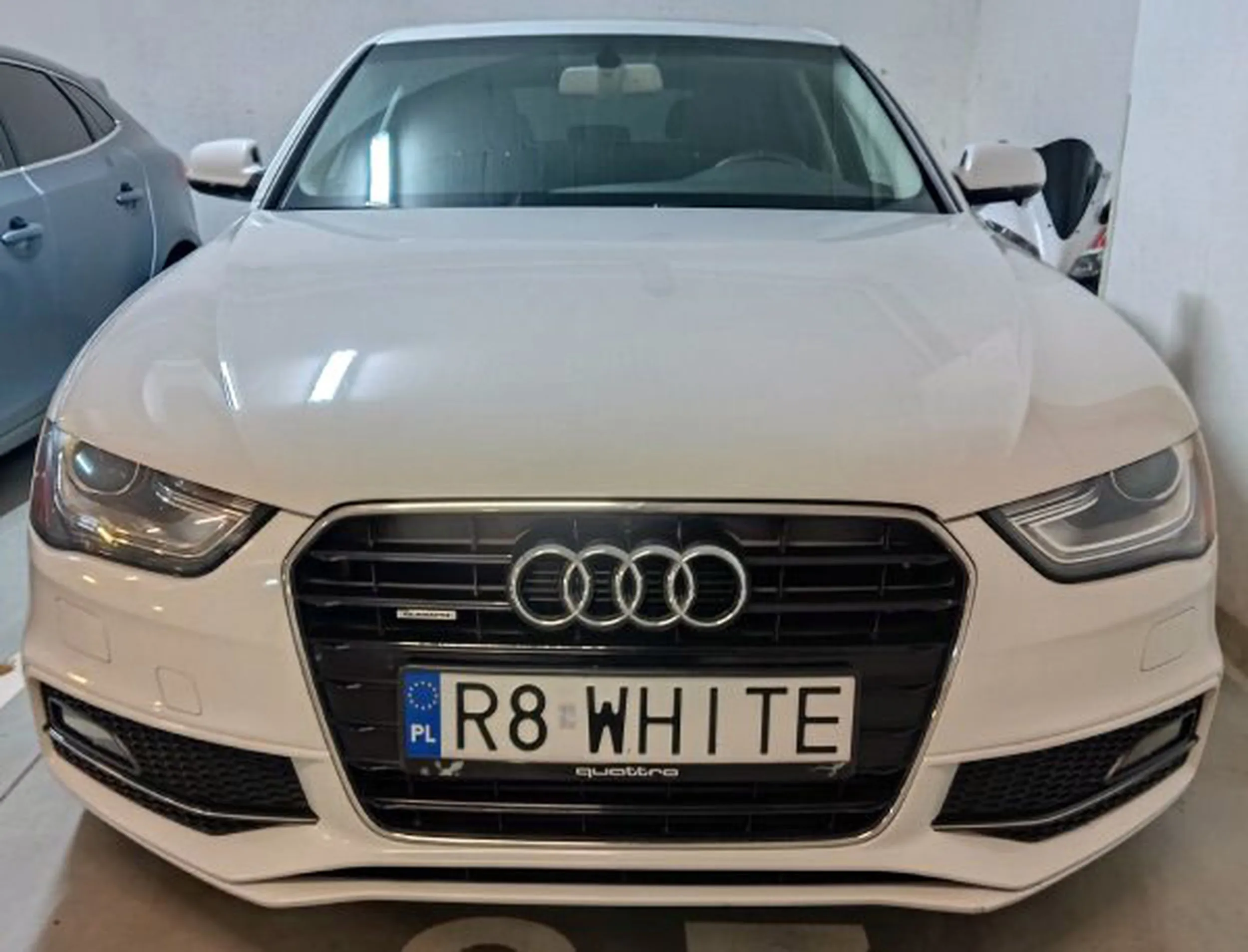 Fajny numer, blacha R8 WHITE