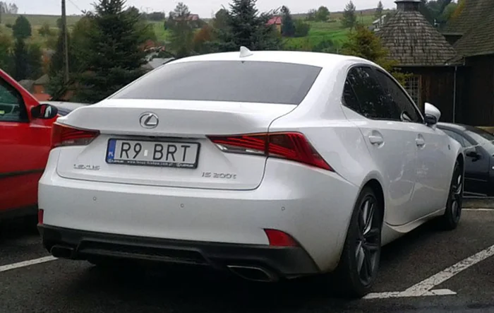 Fajny numer, blacha R9 BRT