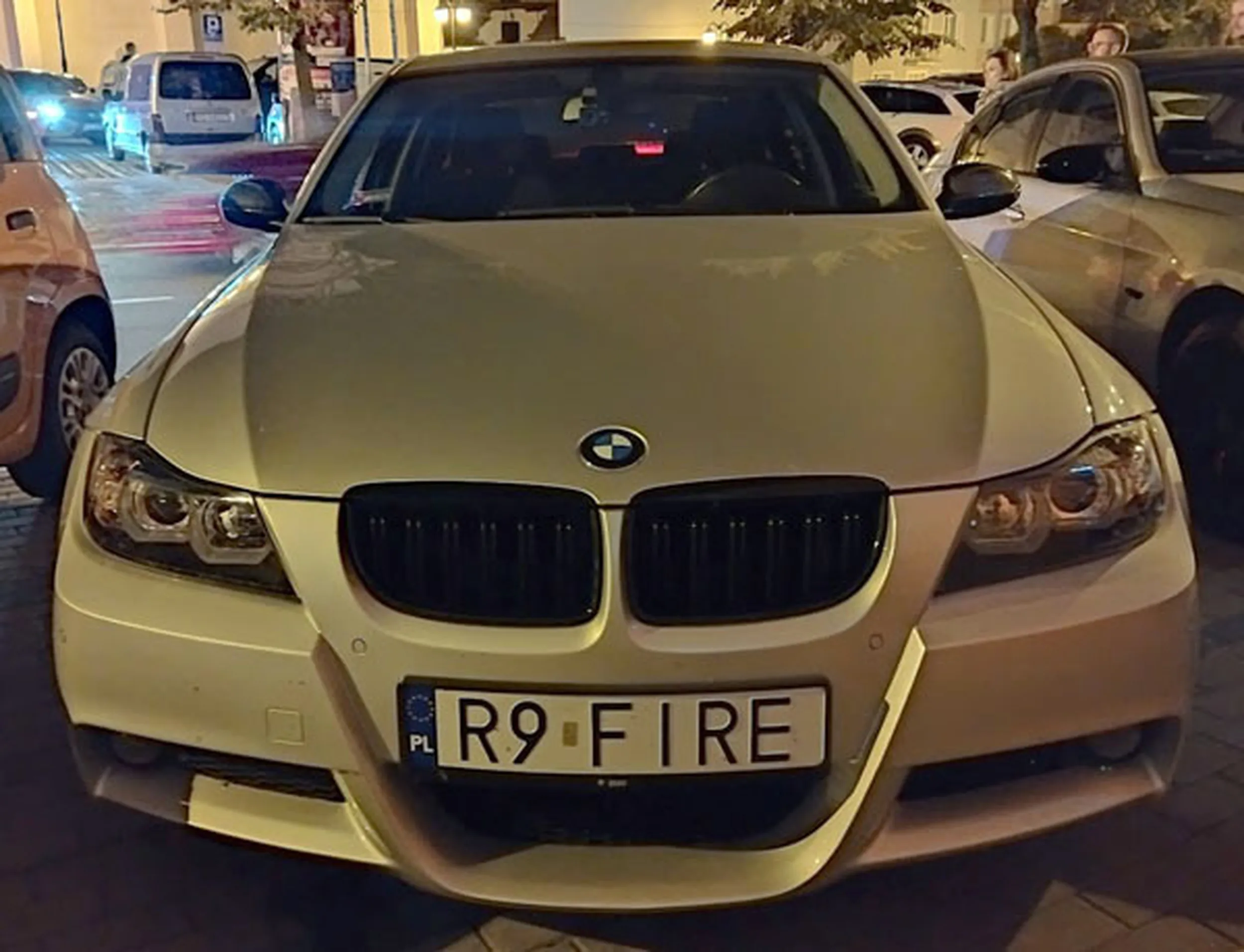 Fajny numer, blacha R9 FIRE