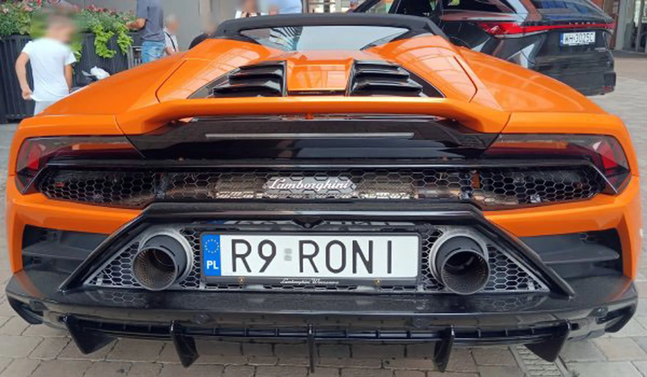 Fajny numer, blacha R9 RONI